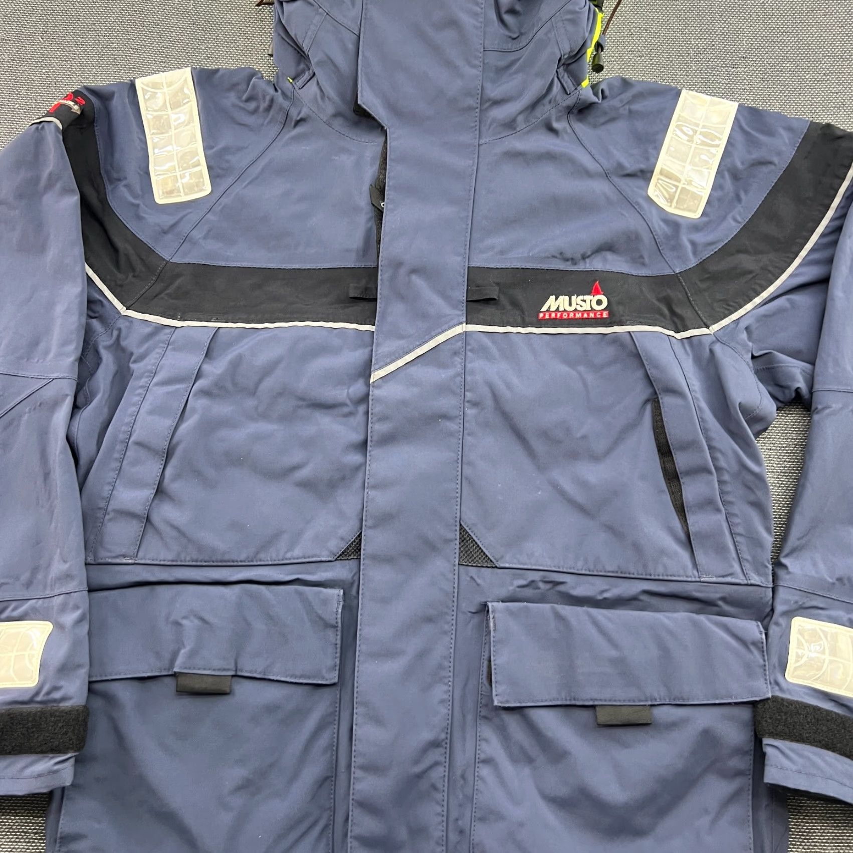 Musto Musto Performance Yachting Jacket Mens Medium Sailing Hooded Waterproof Offshore Weather Windbreaker Navy Blue Jacket Mens Size US M / EU 48-50 / 2 - 2 Thumbnail