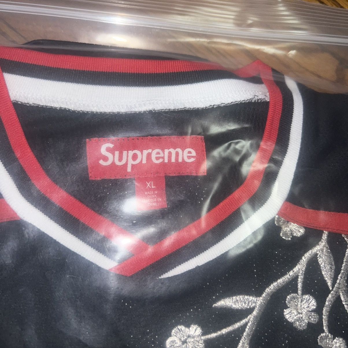 Supreme In-Hand Supreme Floral Soccer Jersey Black Size: XL Size US XL / EU 56 / 4 - 4 Thumbnail