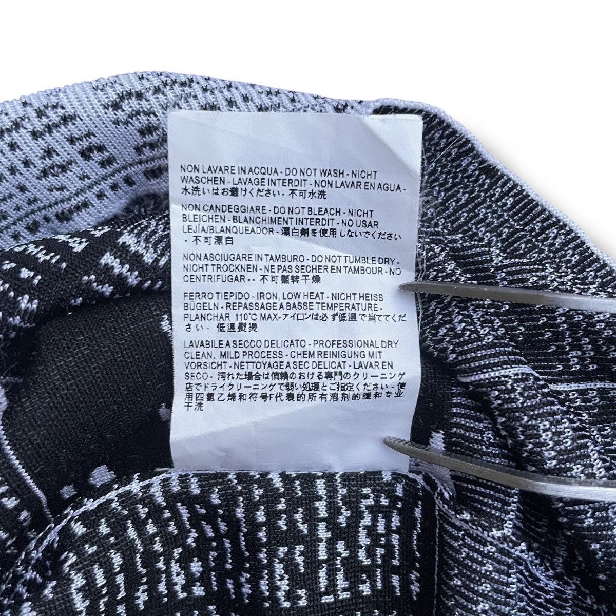 Balenciaga RARE Balenciaga Newspaper Jacquard-Knit Vest Size S / US 4 / IT 40 - 9 Thumbnail
