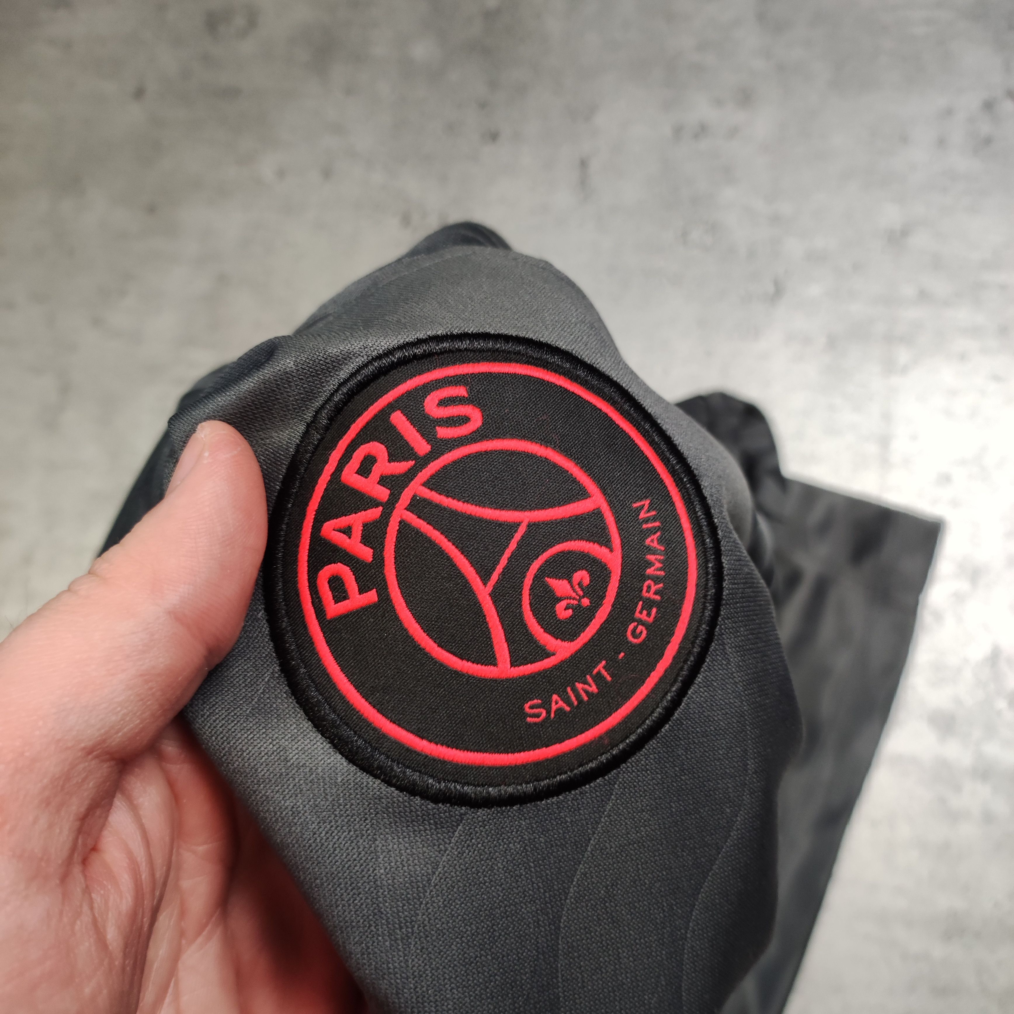 Nike RARE Football Soccer Nike PSG Paris Saint Germain Longsleeve Size US L / EU 52-54 / 3 - 6 Thumbnail