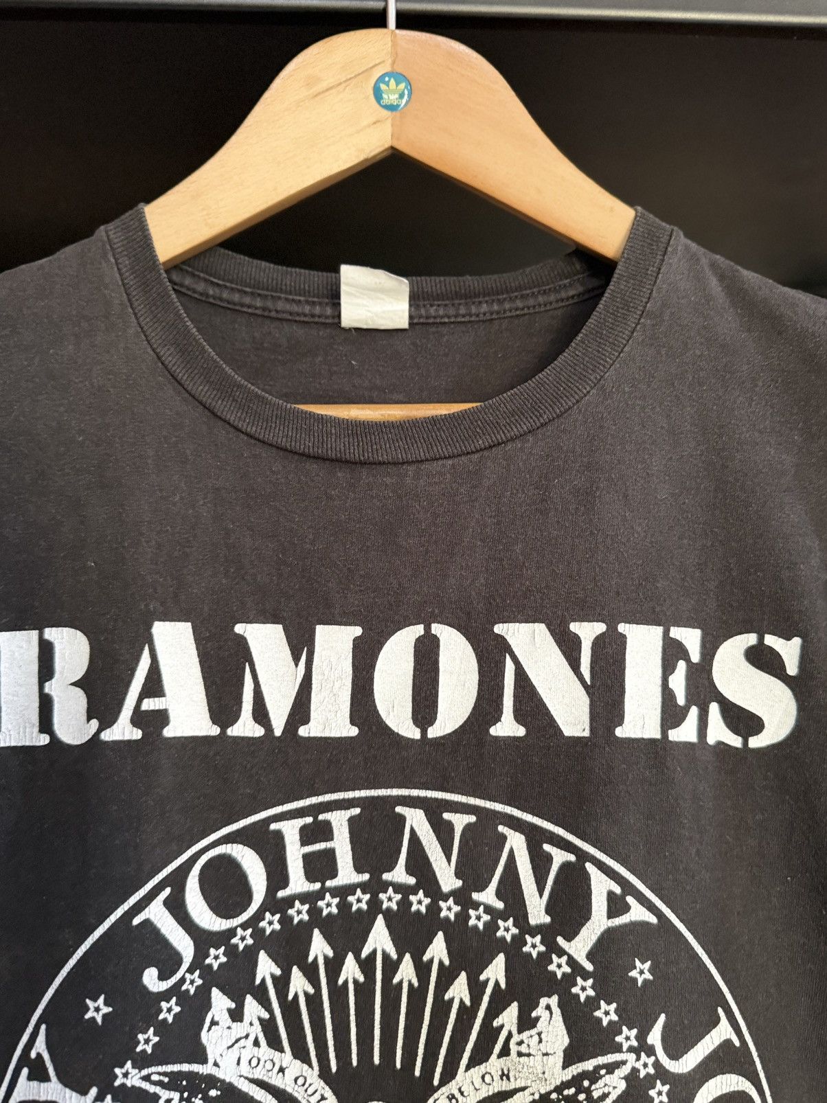 Band Tees Thrashed Vintage Ramones Punk Faded Tee Size US L / EU 52-54 / 3 - 4 Thumbnail
