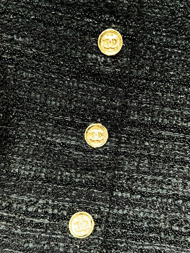 Chanel Chanel 23A black beaded gold buckle round-neck long-sleeve Size XS / US 0-2 / IT 36-38 - 3 Thumbnail