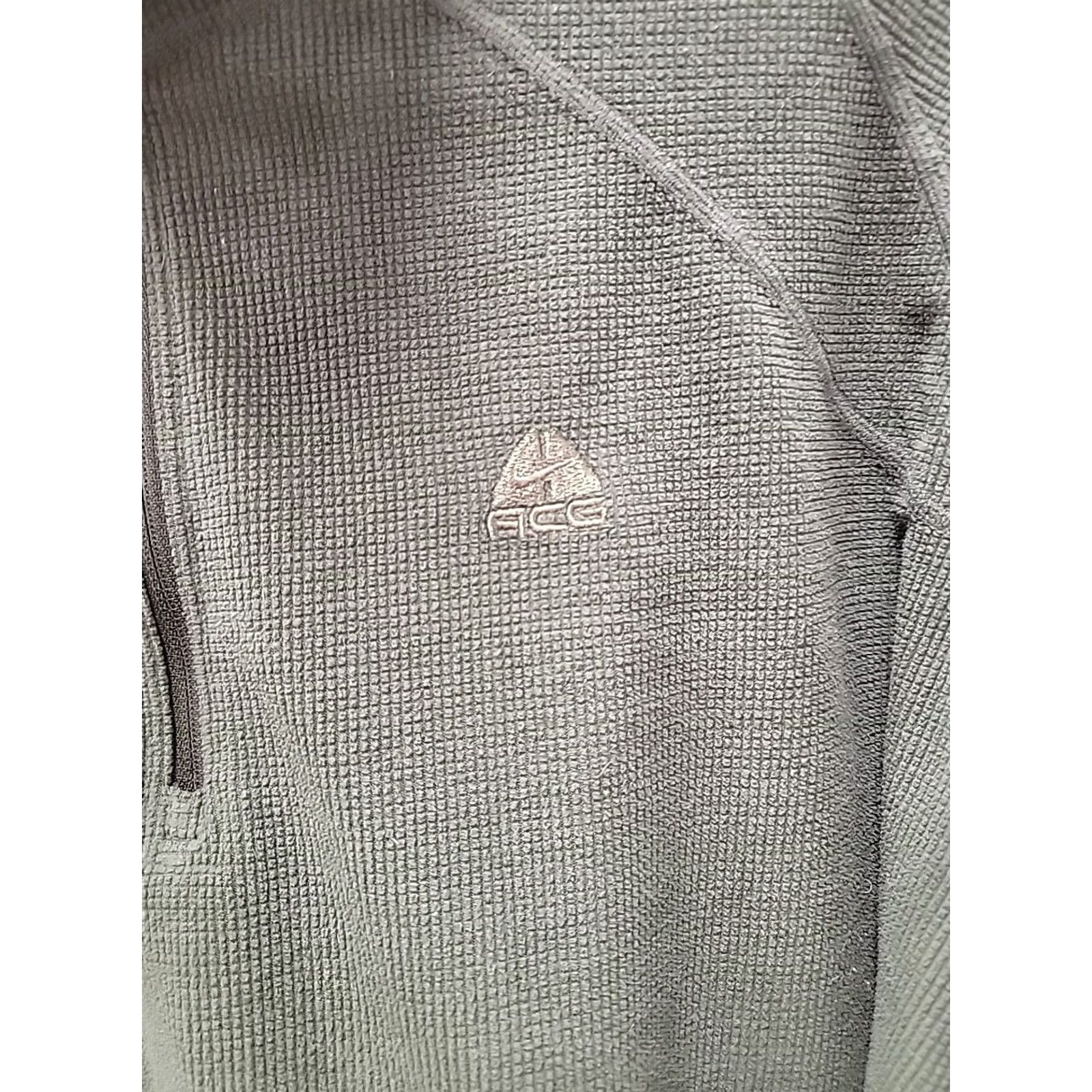 Nike ACG VINTAGE Nike ACG Shirt LOGO Green XL Pullover 1/4 Zip Men Activewear Knit Fleece Mock Neck Long Sleeve SS/DS Casual 100% Polyester Size US XL / EU 56 / 4 - 2 Thumbnail