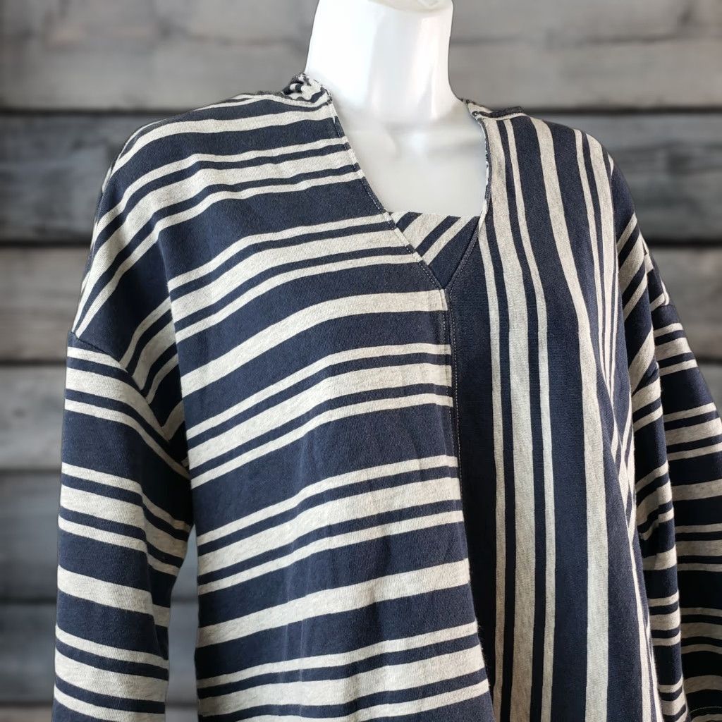 Tommy Bahama VINTAGE Tommy Bahama Womens Hoodie Striped Cotton Blend Blue Gray Size M Pullover Hoodie Womens 90s Size M / US 6-8 / IT 42-44 - 1 Thumbnail