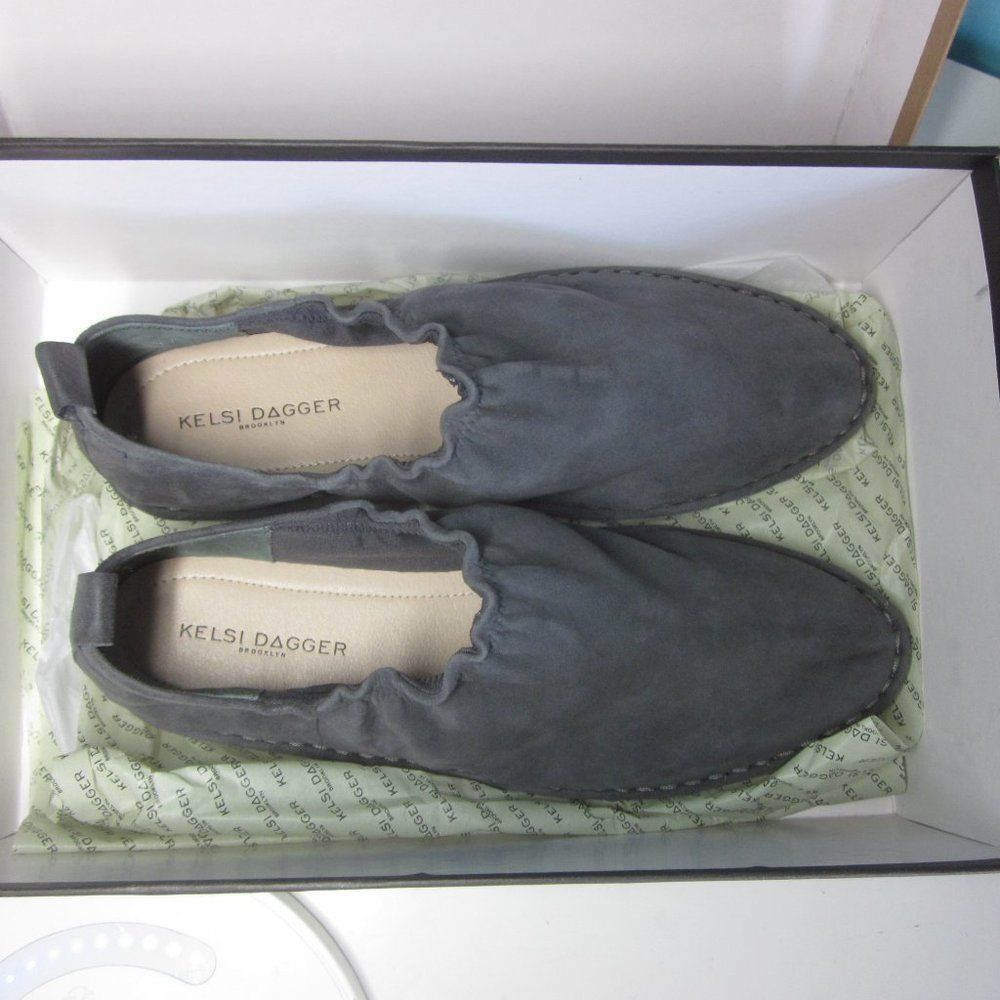 Danier Kelsi Dagger "Royce" Slip On Suede 39 Size 8.5 New in Box Size US 8.5 / IT 38.5 - 3 Thumbnail
