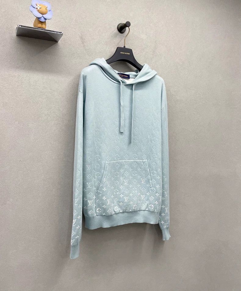 Louis Vuitton Louis Vuitton Gradient logo blue sweatshirt Size US M / EU 48-50 / 2 - 3 Thumbnail
