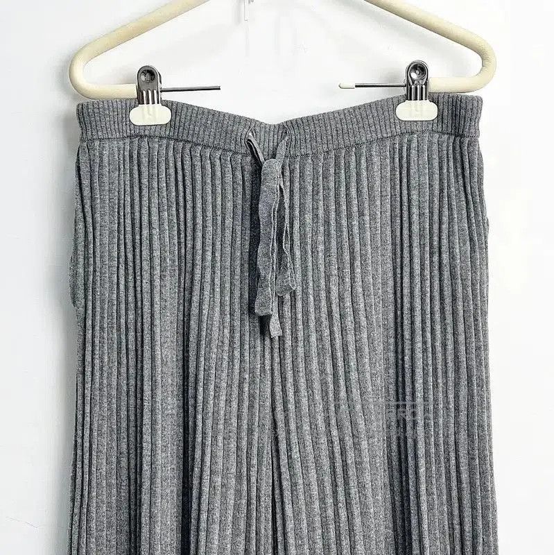 Max Mara MaxMara Gray Casual Women's Trousers . Size 28" / US 6 / IT 42 - 2 Thumbnail
