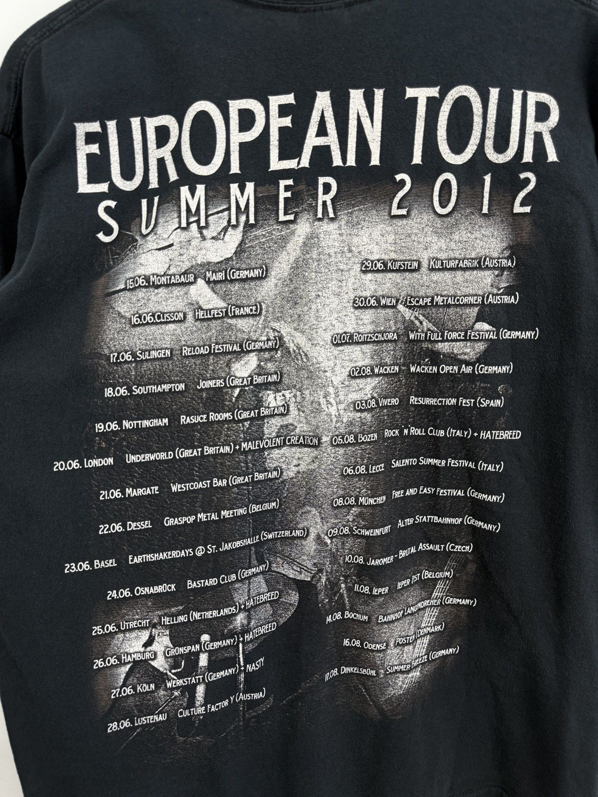 Gildan 🇺🇸 Vintage Y2K Unearth Metalcore Band European Tour 2012 Tee Size US L / EU 52-54 / 3 - 8 Thumbnail