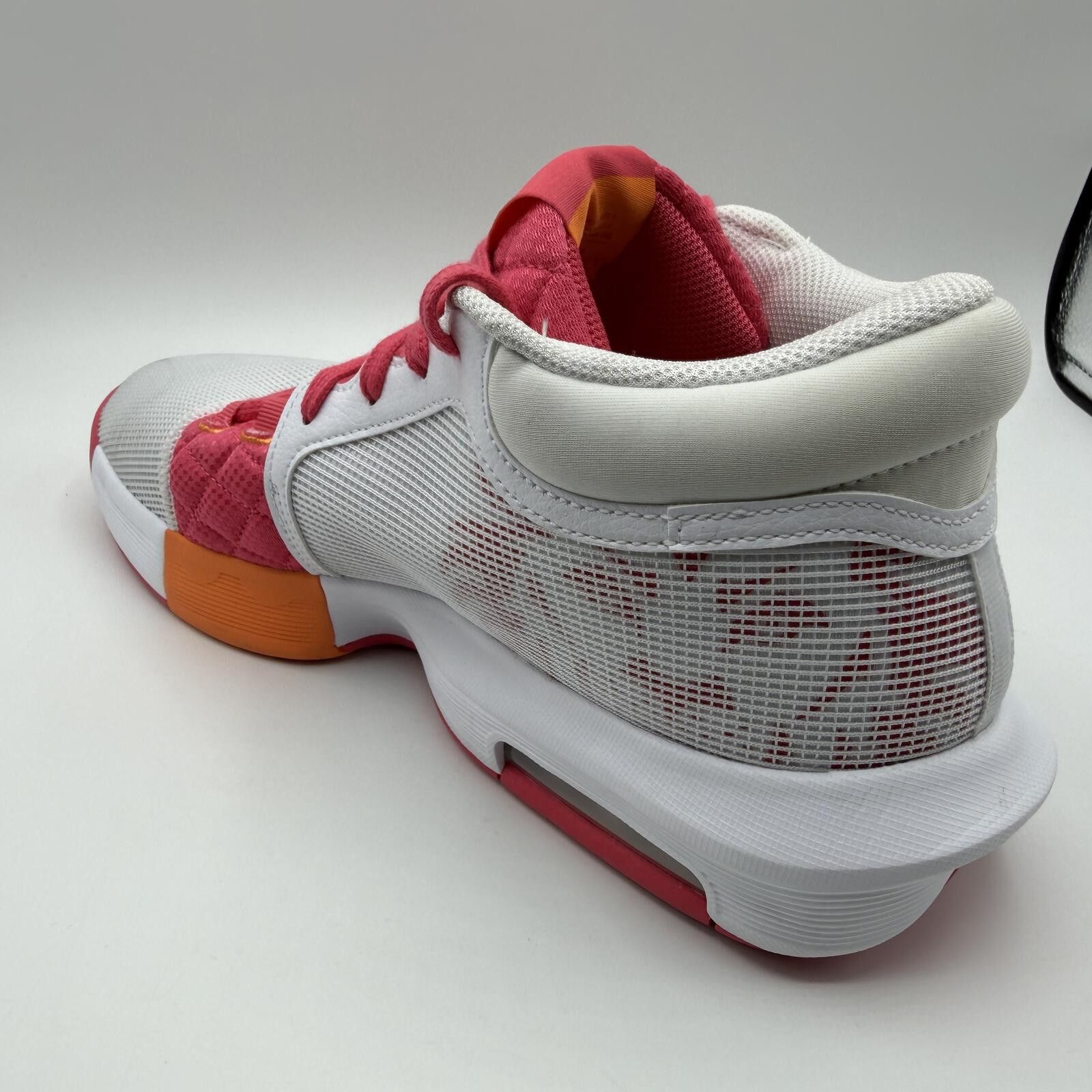 Nike Nike LeBron Witness 8 Dunkin Donuts Pink FB2239-104 Size 10 Size US 10 / EU 43 - 10 Thumbnail
