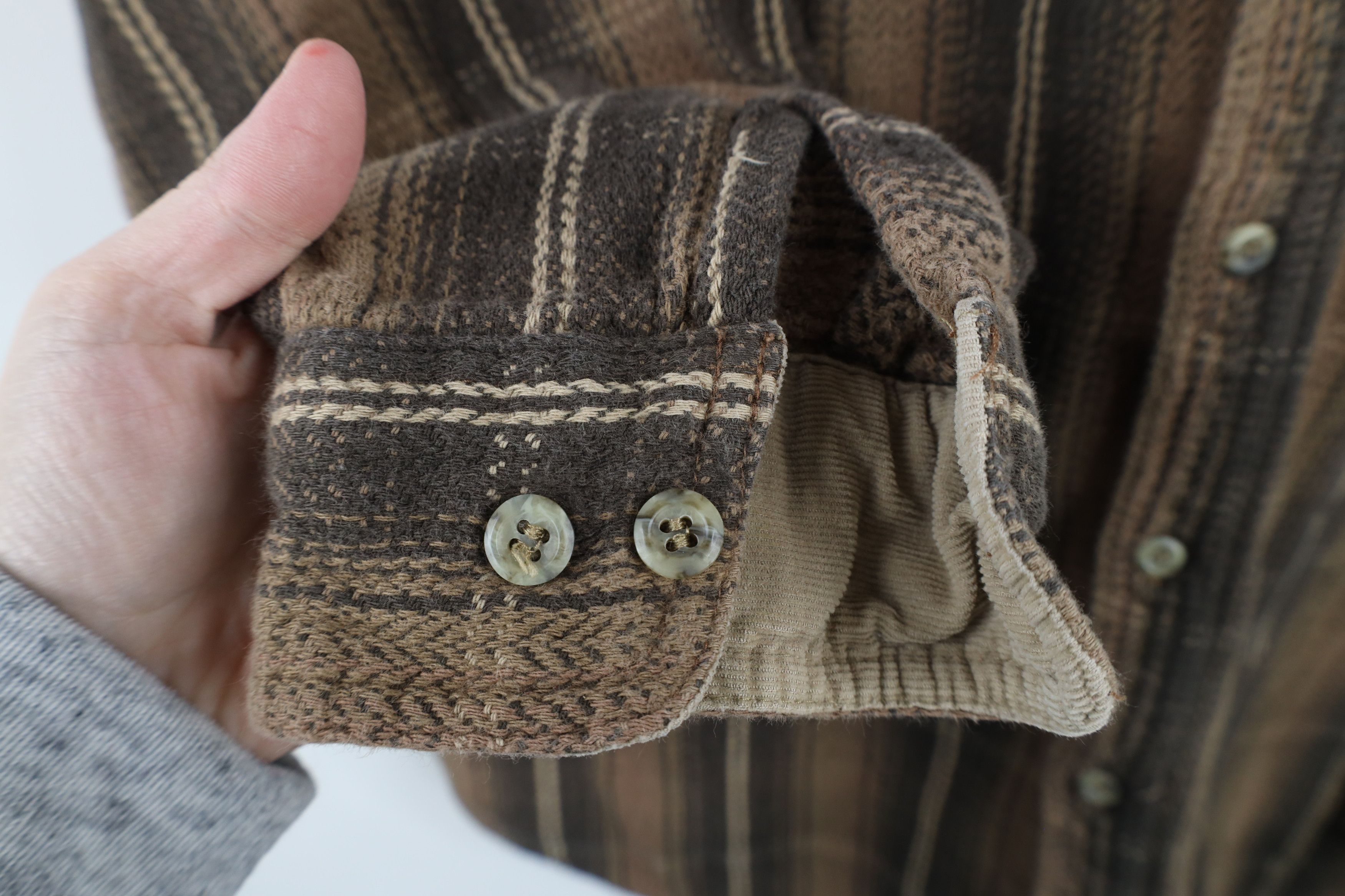 Vintage Vintage 90s Streetwear Heavyweight Button Shirt Brown Size US L / EU 52-54 / 3 - 4 Thumbnail
