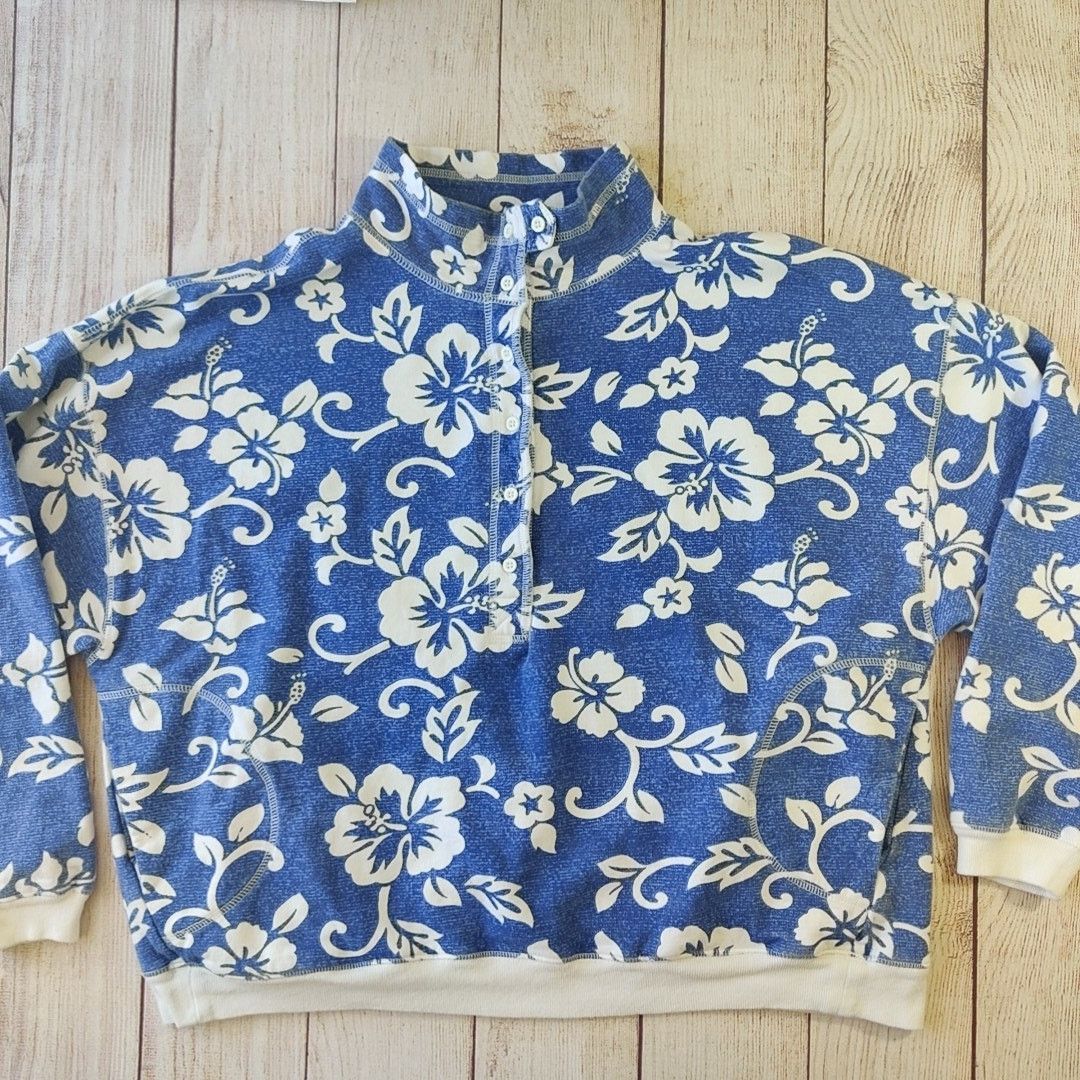 Urban Outfitters Out From Under oversized hibiscus sweatshirt sz XS Size XS / US 0-2 / IT 36-38 - 2 Thumbnail
