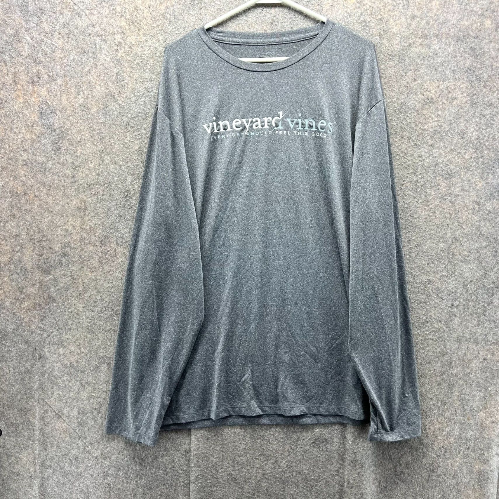 Vineyard Vines Vineyard Vines Shirt Mens XL Gray Performance Crewneck Heather Whale XL Men T-Shirt Logo All Seasons Pocketless? Size US XL / EU 56 / 4 - 2 Thumbnail