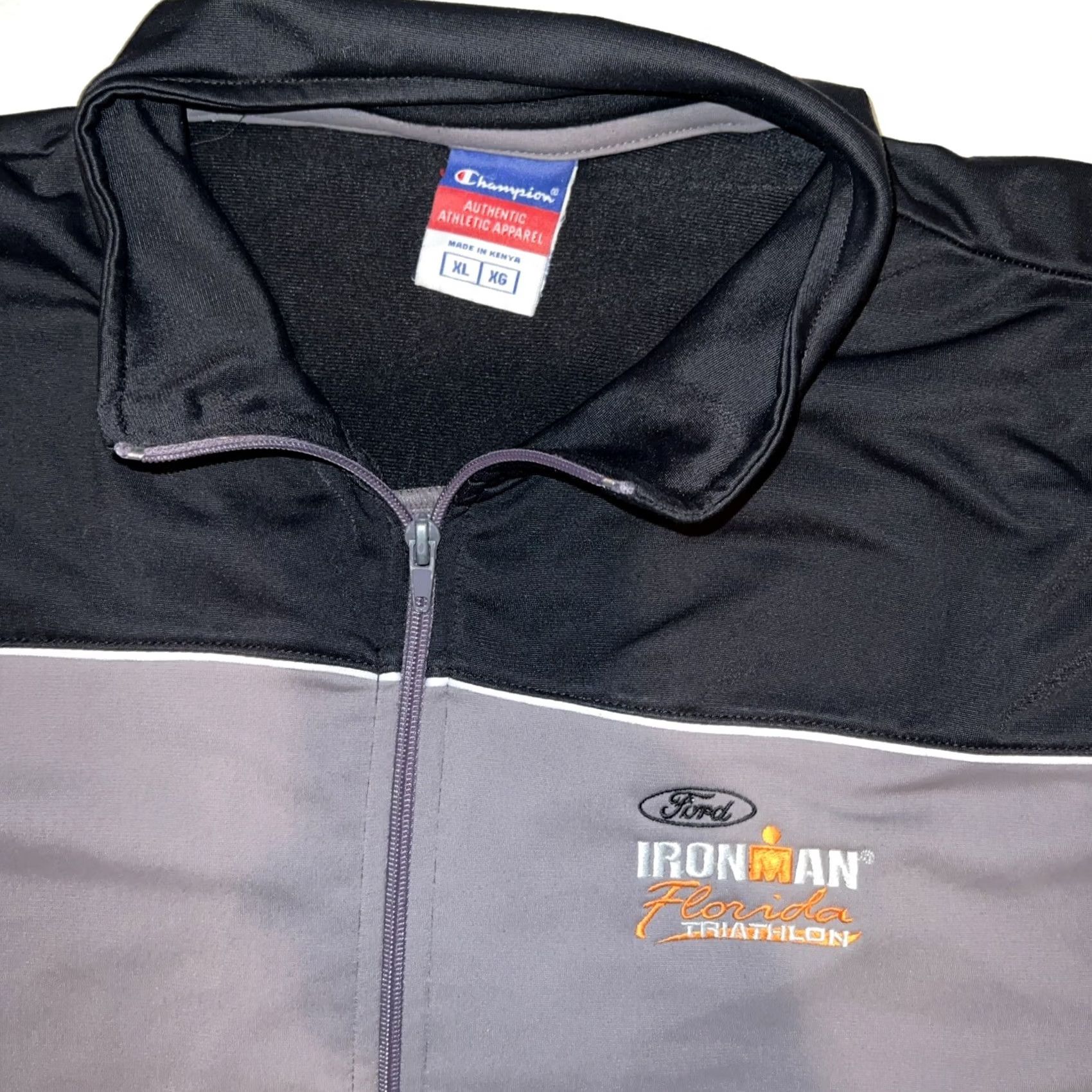 Champion VINTAGE Champion Jacket XL Gray Folded Striped Logo Zip Up Overcoat Unisex Adults Athletic Seasonal Outdoor Sports Fall Spring Summer Winter Jacket Size US XL / EU 56 / 4 - 2 Thumbnail