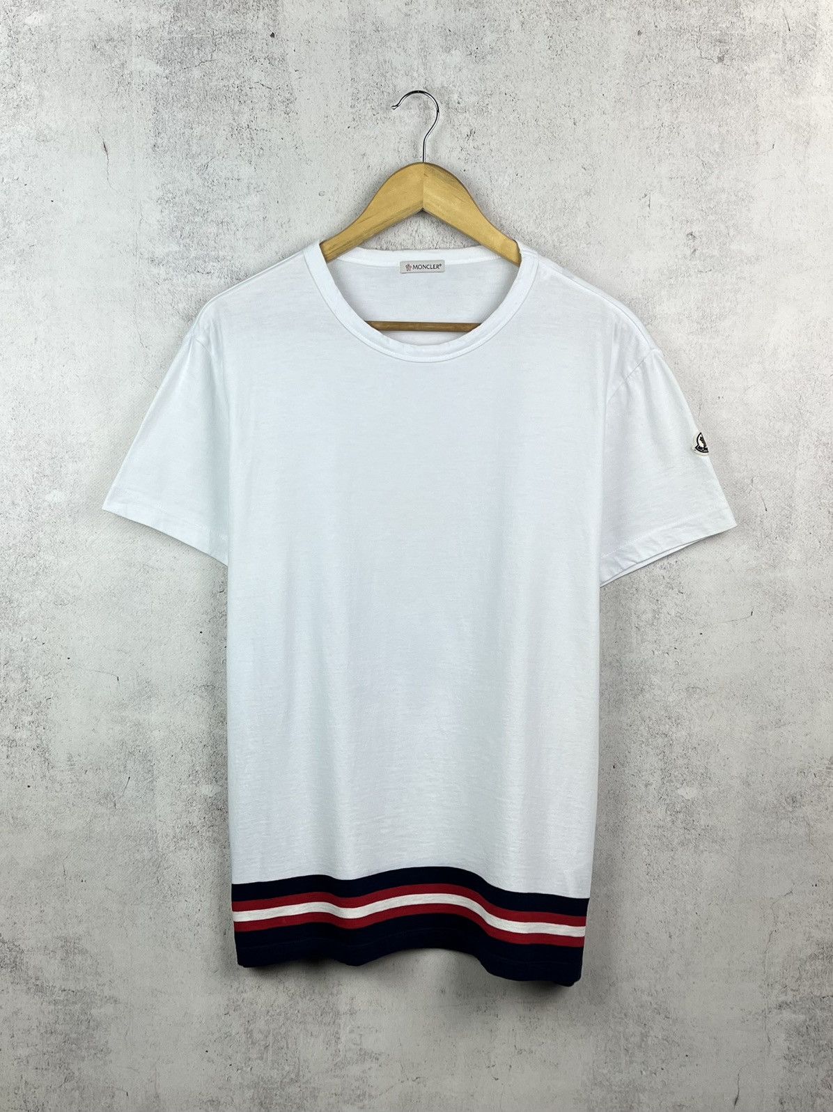 Moncler Moncler France Luxury Classic T-Shirt Rare Retro Hype Y2K Size US L / EU 52-54 / 3 - 1 Thumbnail