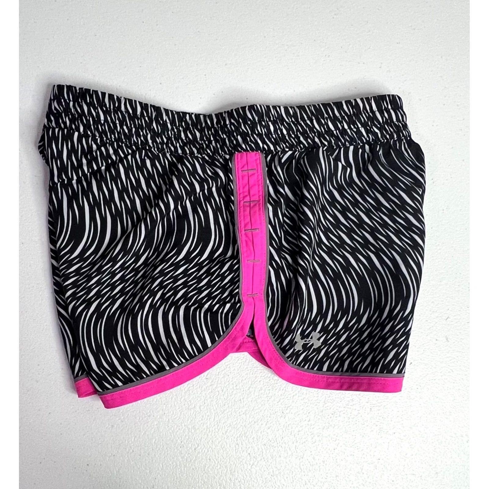 Under Armour Under Armour Women's Heat Gear Fitted Running Shorts XS Black Athletic Size 26" / US 2 / IT 38 - 4 Thumbnail