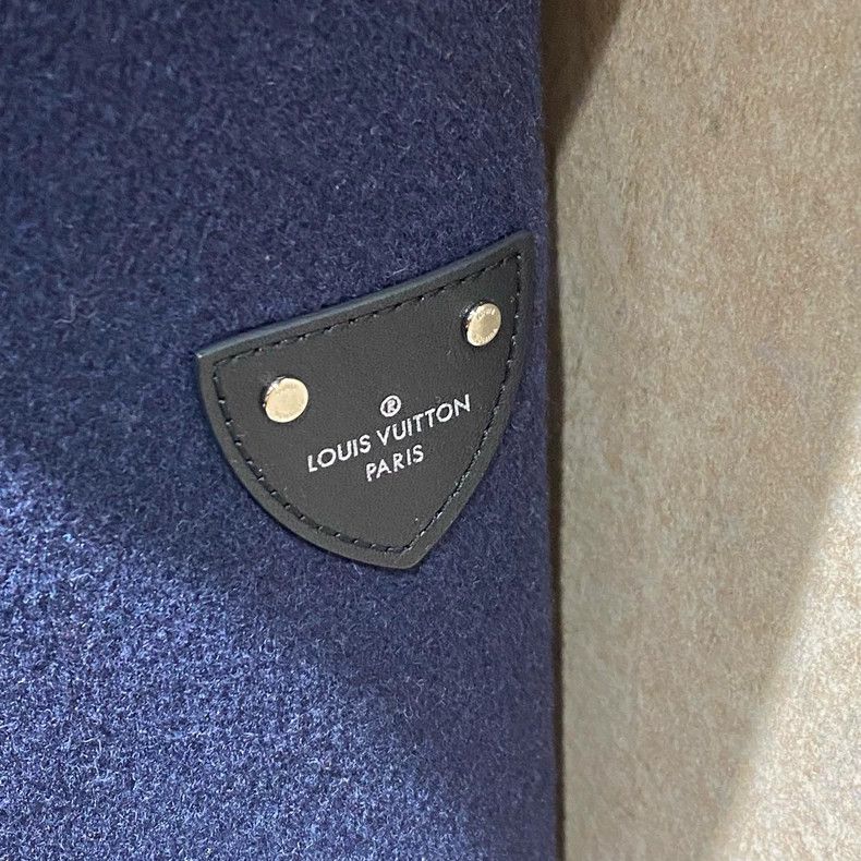 Louis Vuitton Louis Vuitton Blue Patchouli bathrobe coat Size XXS / US 00 / IT 34 - 6 Thumbnail