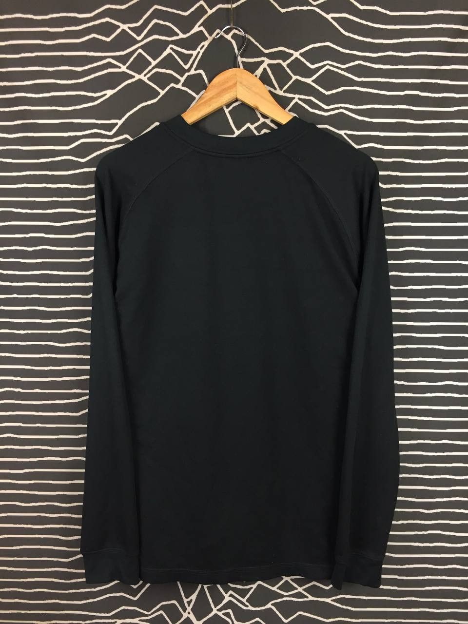 Nike Nike Dri-Fit Athletics Long Sleeve Performance Tee Size US XL / EU 56 / 4 - 6 Thumbnail