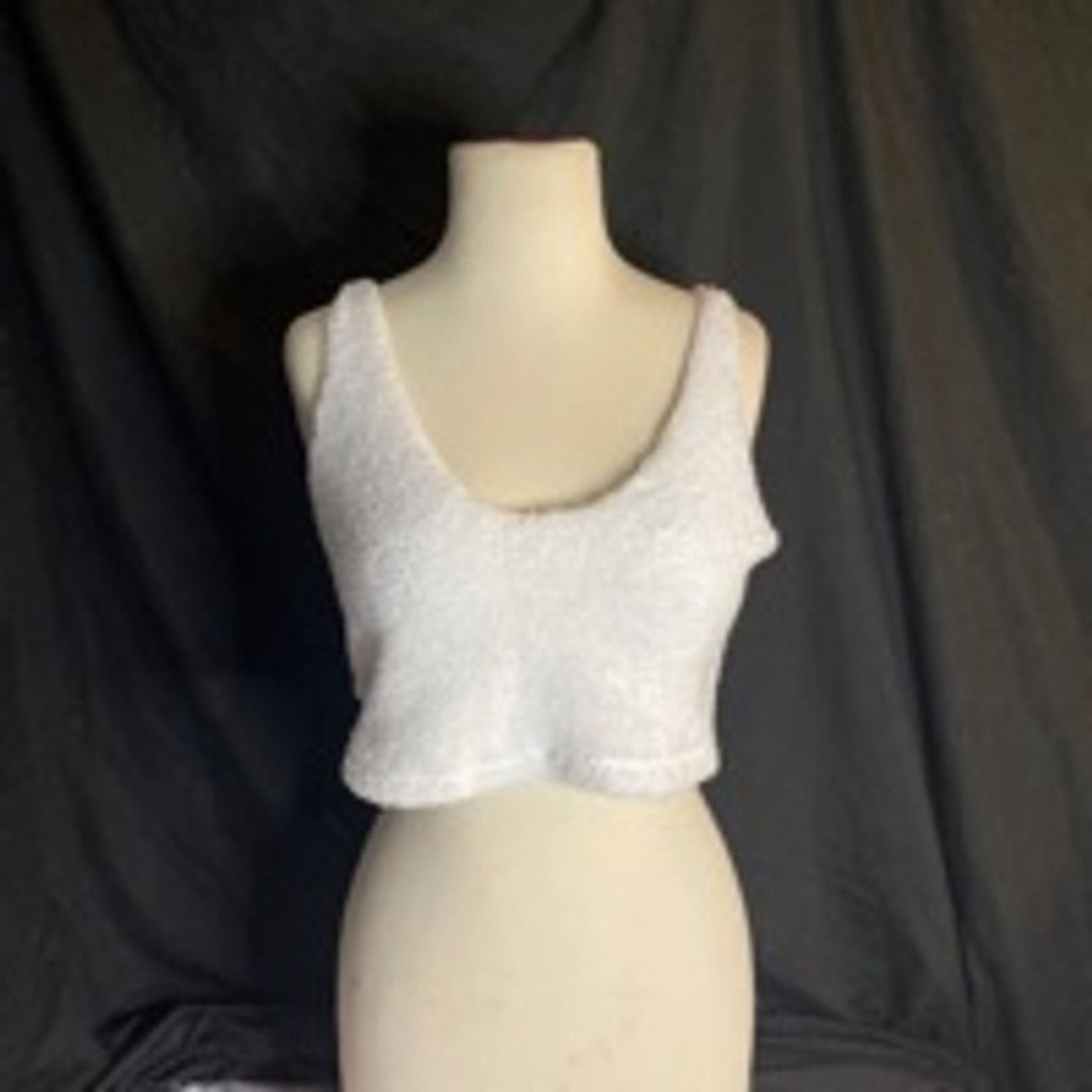 Other Fuzzy White Tank Top Crop M Soft Stretchy Knit Cozy Y2K Vibe Size M / US 6-8 / IT 42-44 - 5 Thumbnail