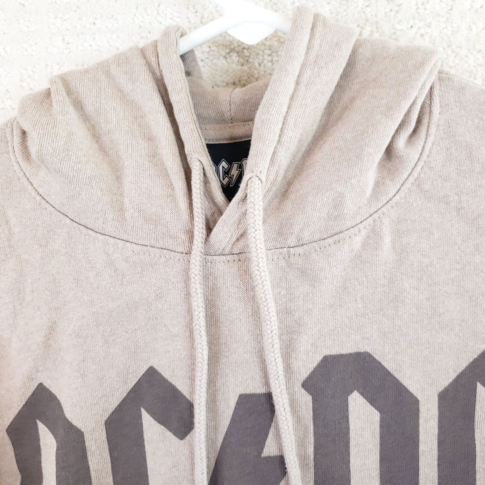Vintage AC/DC Hoodie Sweatshirt Unisex M Beige Band Member Scene Back, Pockets Graphic Print Hoodie, AC/DC, Beige, M, Unisex Adults Size US M / EU 48-50 / 2 - 5 Thumbnail