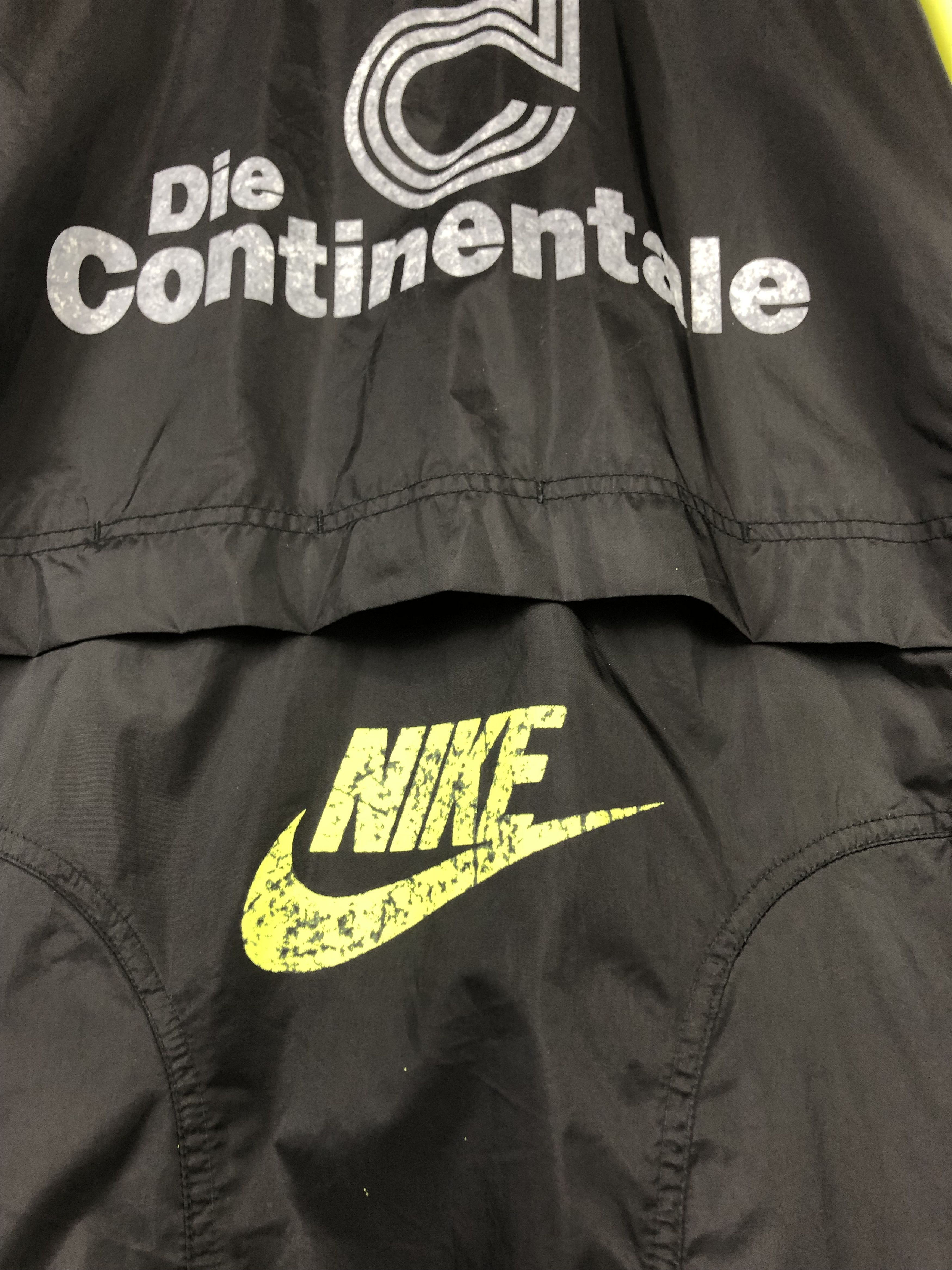 Nike Vintage Borussia Dortmund Football Jacket Soccer Windbreaker Size US L / EU 52-54 / 3 - 17 Thumbnail