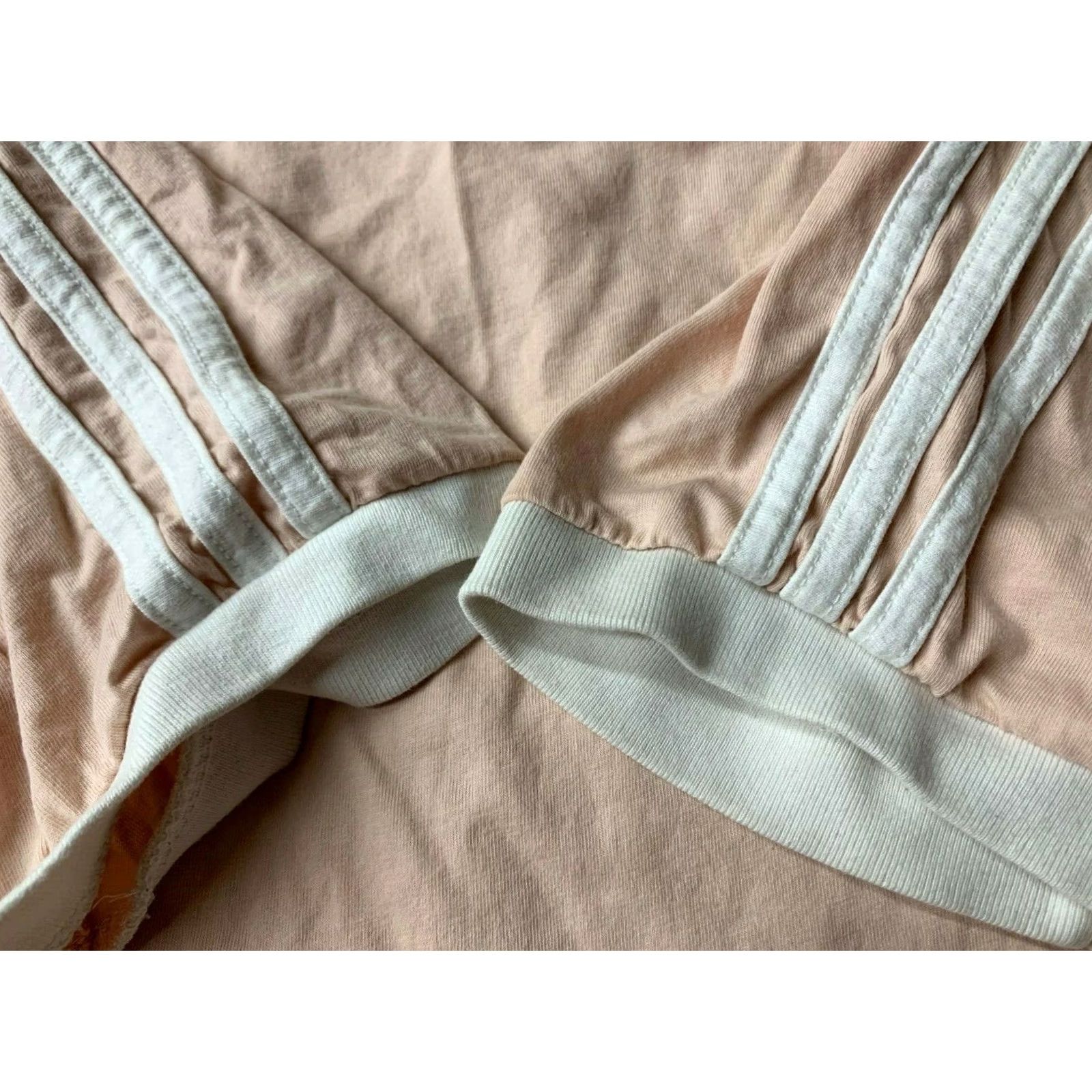Adidas ADIDAS ORIGINAL T-SHIRT Mens CLASSIC Peach and White SIZE XXL CASUAL SHIRT JERSEY Size US XXL / EU 58 / 5 - 4 Thumbnail
