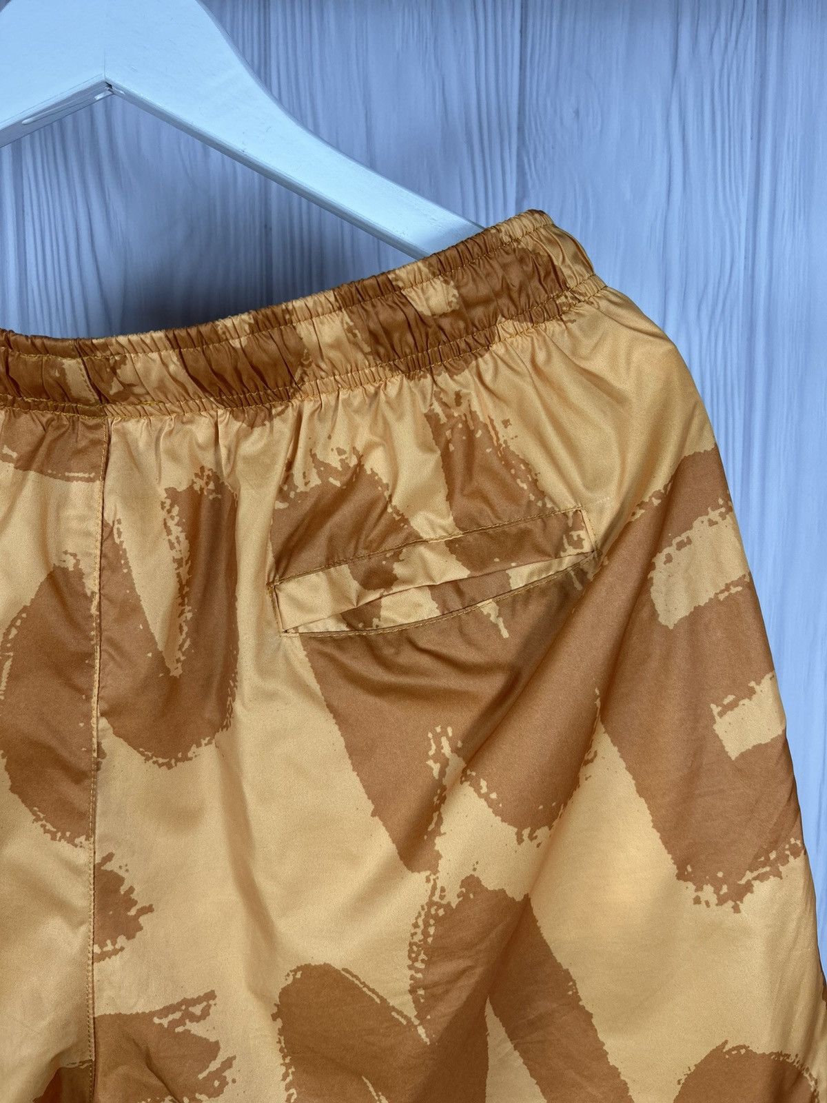 Alexander McQueen ALEXANDER MCQUEEN Graffiti Logo-Print Swim Shorts Trunks XL Size US 36 / EU 52 - 8 Thumbnail