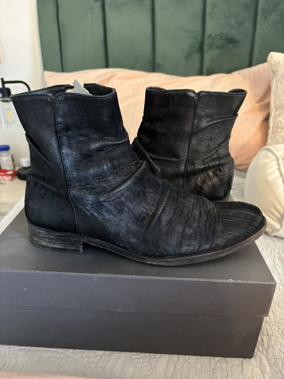 Laser leather cut John varvatos Morison sharpei boot.