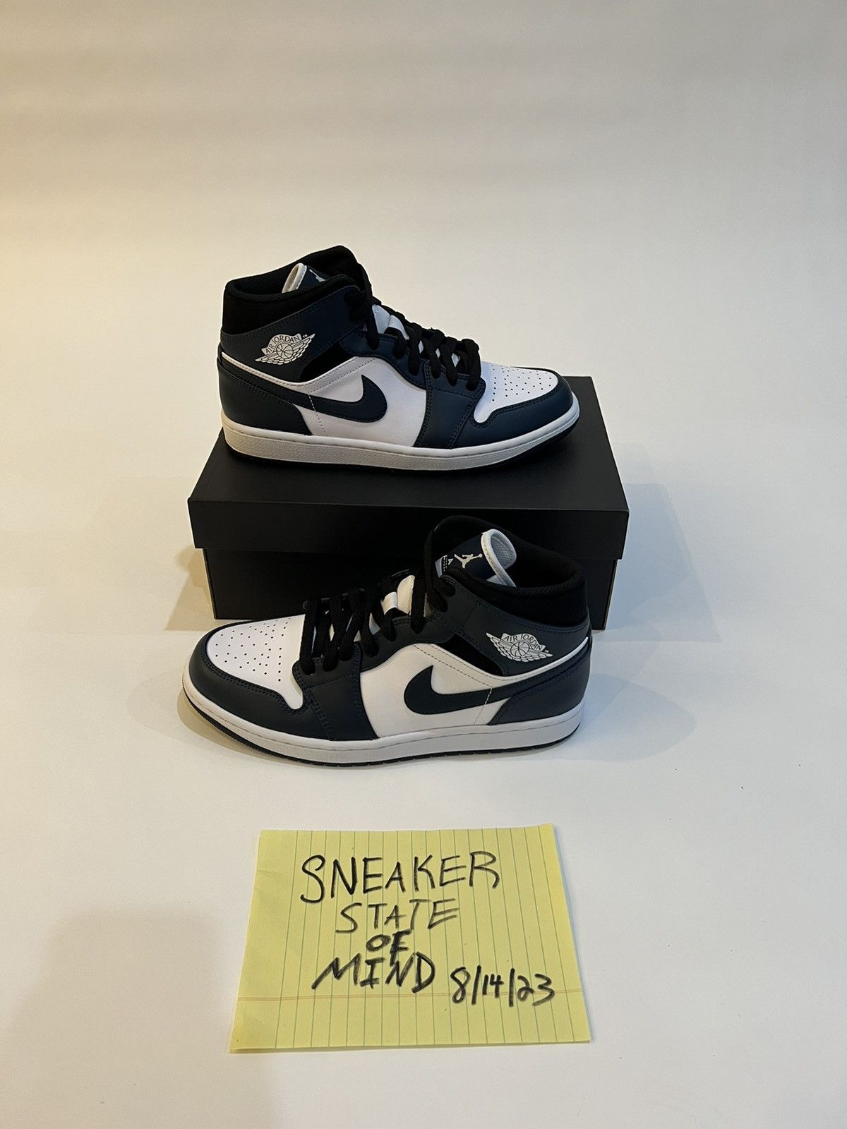 Jordan Brand × Nike BRAND NEW AIR JORDAN 1 MID “ARMORY NAVY” SIZE 8.5 SHIPS FAST Size US 8.5 / EU 41-42 - 1 Thumbnail