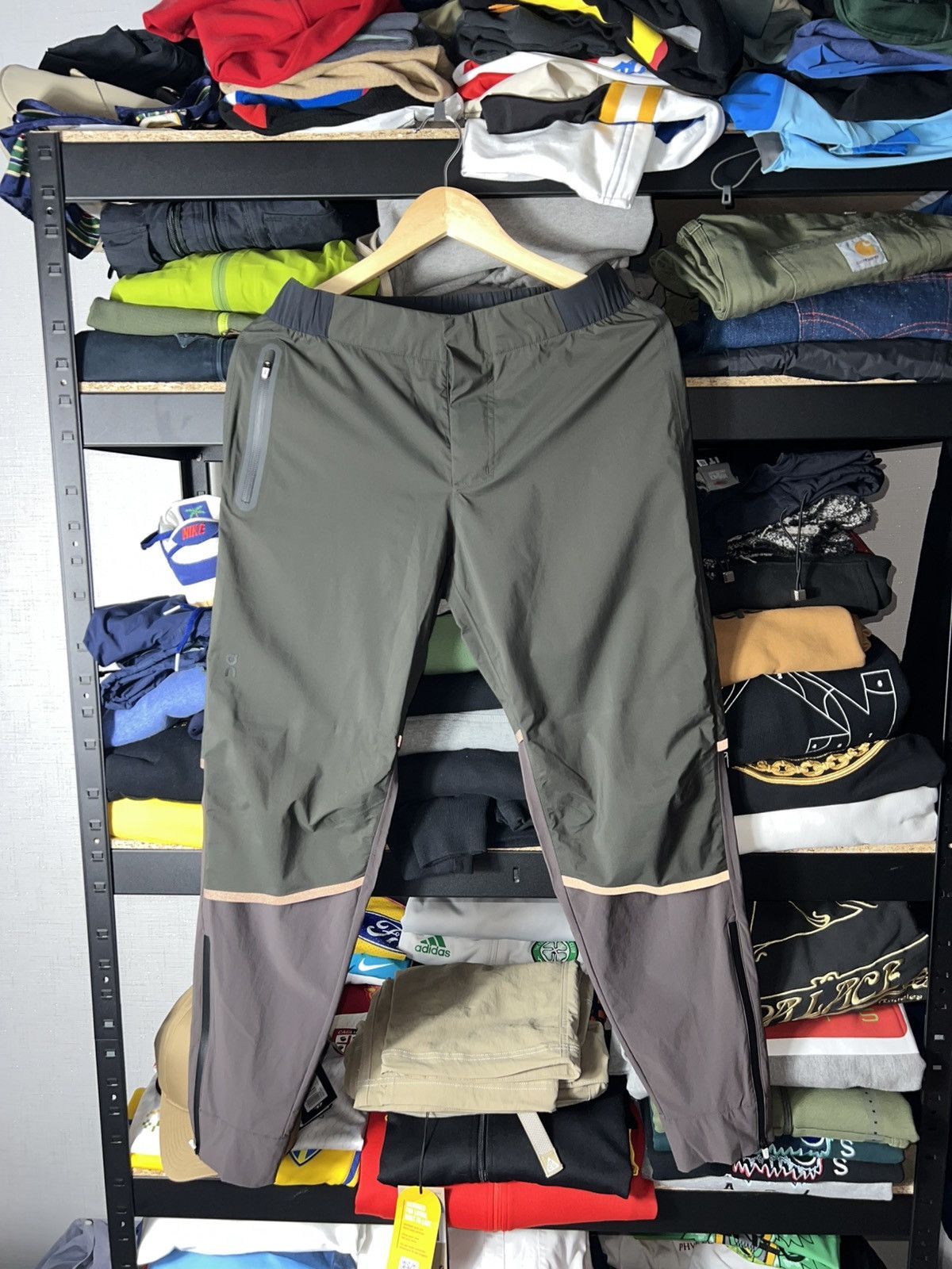 On 🔥 On Clound Women’s Waterproof Pants Olive/Brown Size S Size 27" / US 4 / IT 40 - 6 Thumbnail