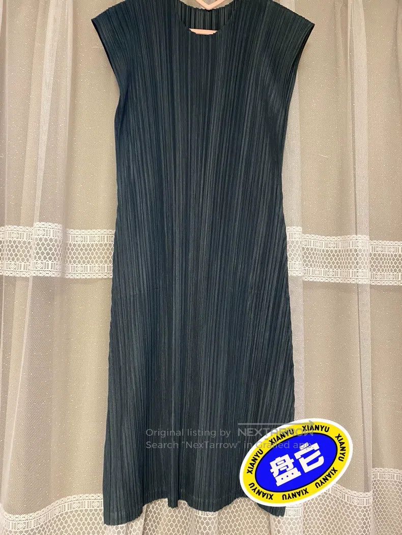 Issey Miyake Issey Miyake Dark Green Dress Size M / US 6-8 / IT 42-44 - 1 Thumbnail