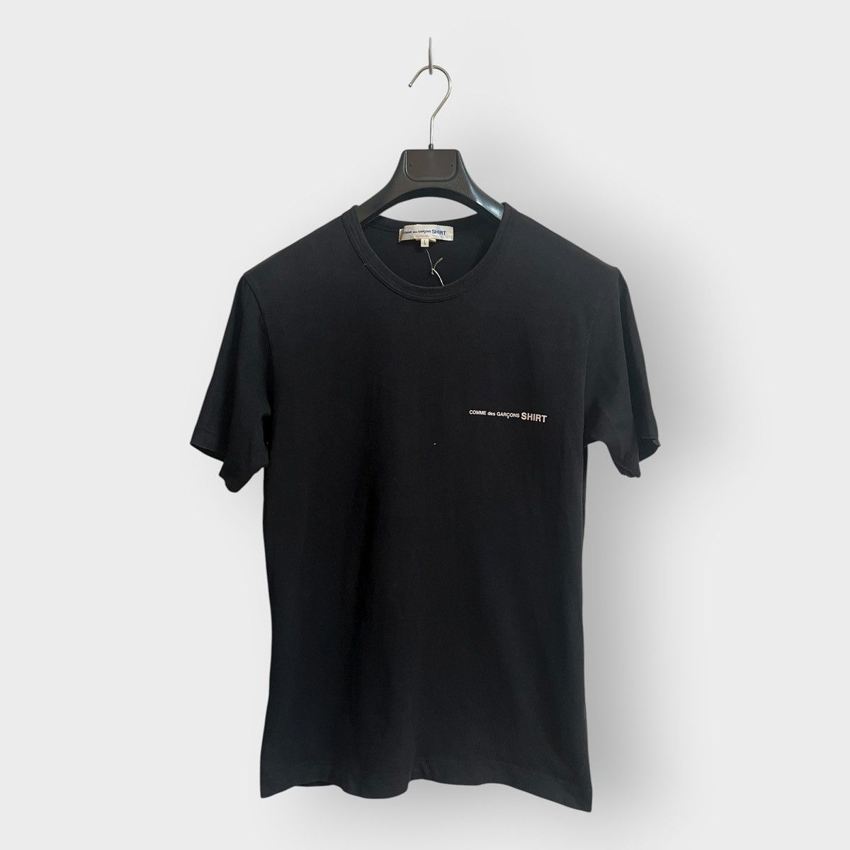 CDG by Comme des Garcons ARCHIVAL! 2010s Comme Des Garçons Shirt Side Logo Tee Size US S / EU 44-46 / 1 - 1 Thumbnail