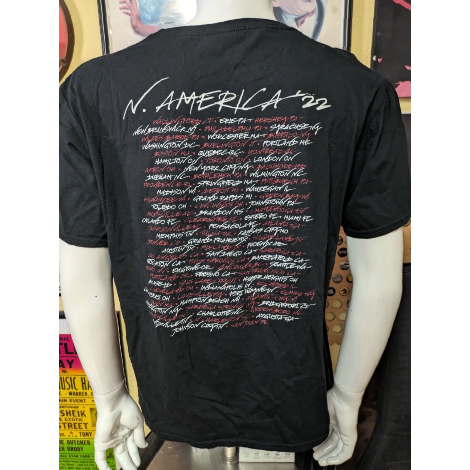 Vintage Brit Floyd Tribute Light Show 2022 Concert Tour Shirt Medium Nice Size US M / EU 48-50 / 2 - 3 Thumbnail
