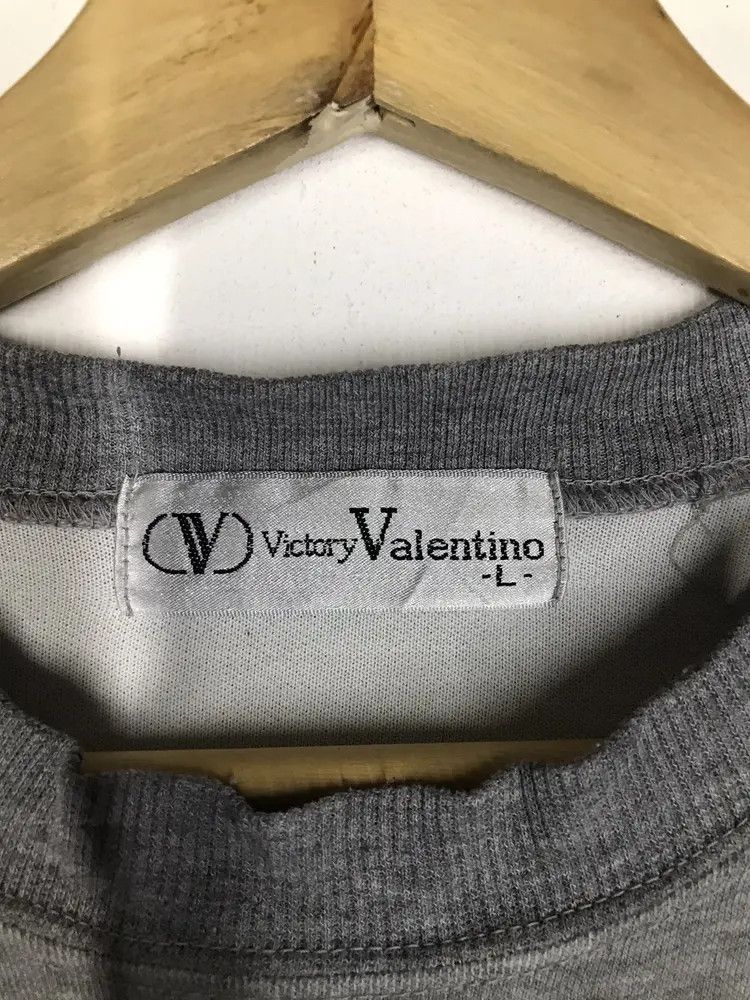 Vintage Victory Valentino Sweatshirts Size US L / EU 52-54 / 3 - 5 Thumbnail