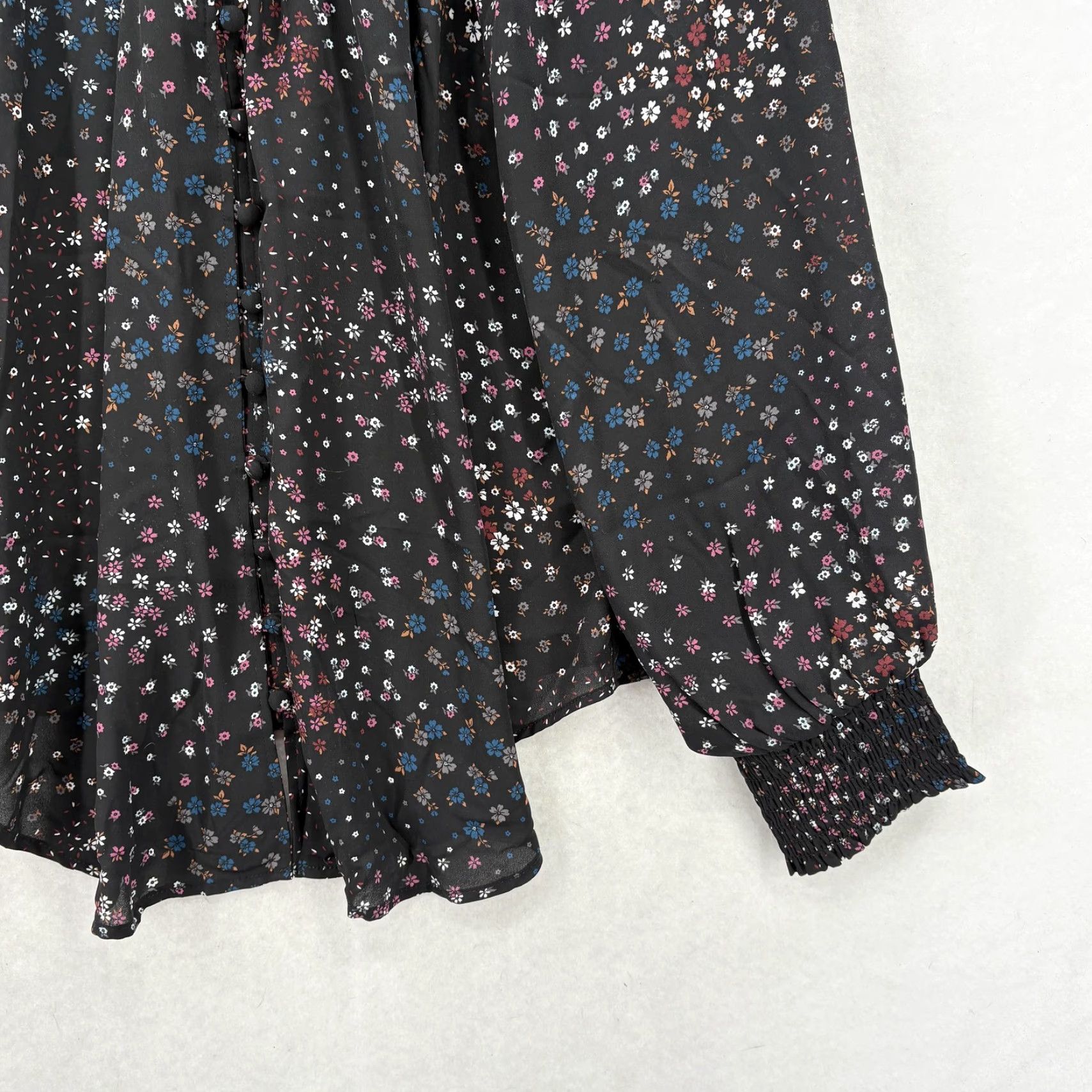Torrid Torrid Blouse Womens 2X Black Floral Mock Neck Button Front Tunic Top NWT Sheer Plus Size Sleeves Balloon Sleeve Casual Size XXL / US 16-18 / IT 52-54 - 3 Thumbnail