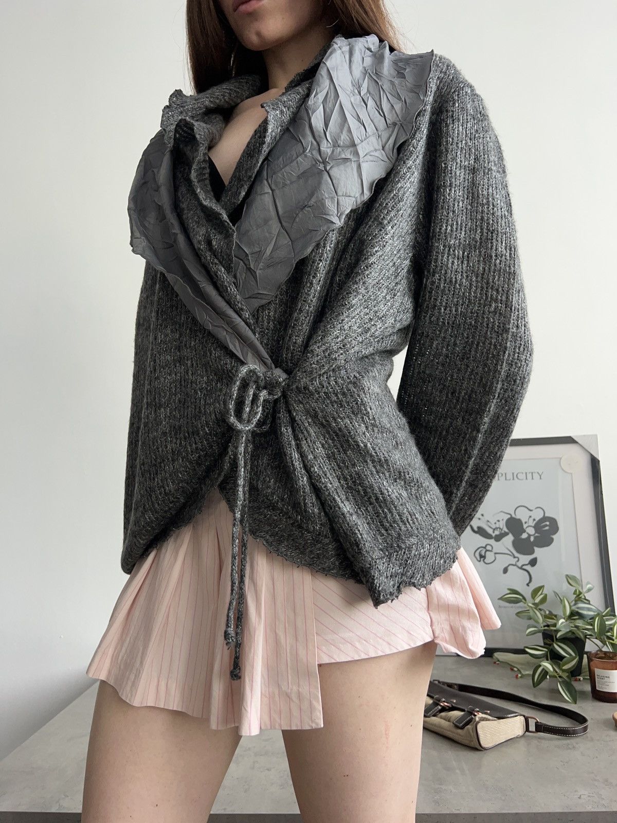 Vintage Vintage Gray Ruffle Beautiful Cardigan Cozy Retro Sweater Size XL / US 12-14 / IT 48-50 - 3 Thumbnail