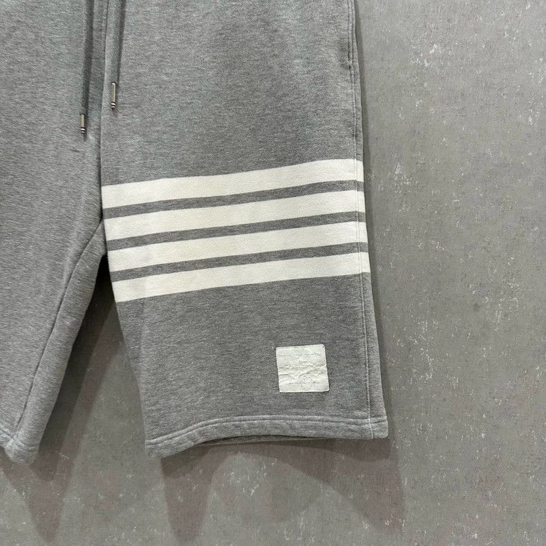 Thom Browne Thom Browne Classic striped shorts Size US 30 / EU 46 - 2 Thumbnail