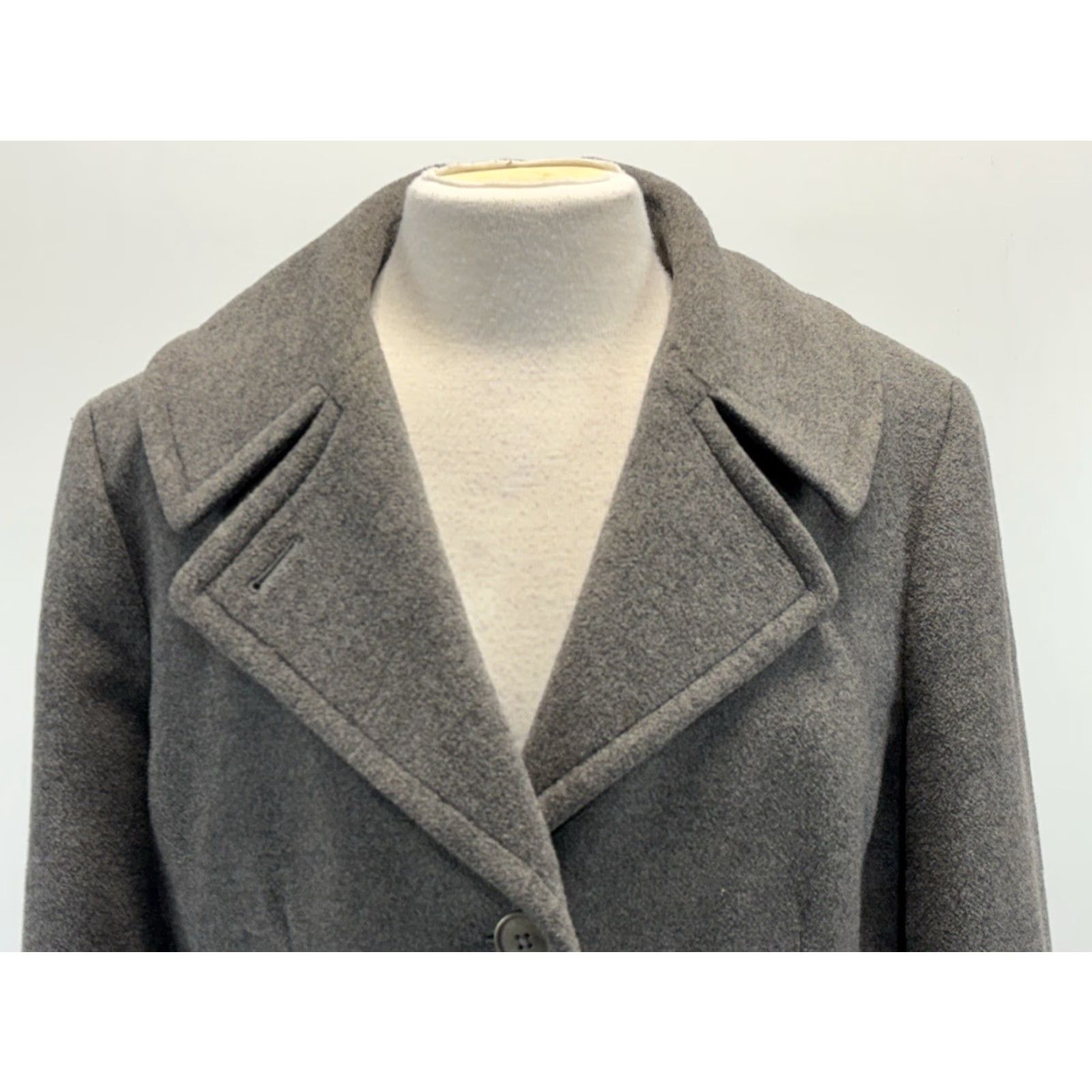 Talbots VINTAGE Talbots Coat Women’s 16P Petites Grey Midlength Wool Blend Overcoat Long Sleeve Button Classic 90s Career Preppy Womens Size XXL / US 16-18 / IT 52-54 - 6 Thumbnail
