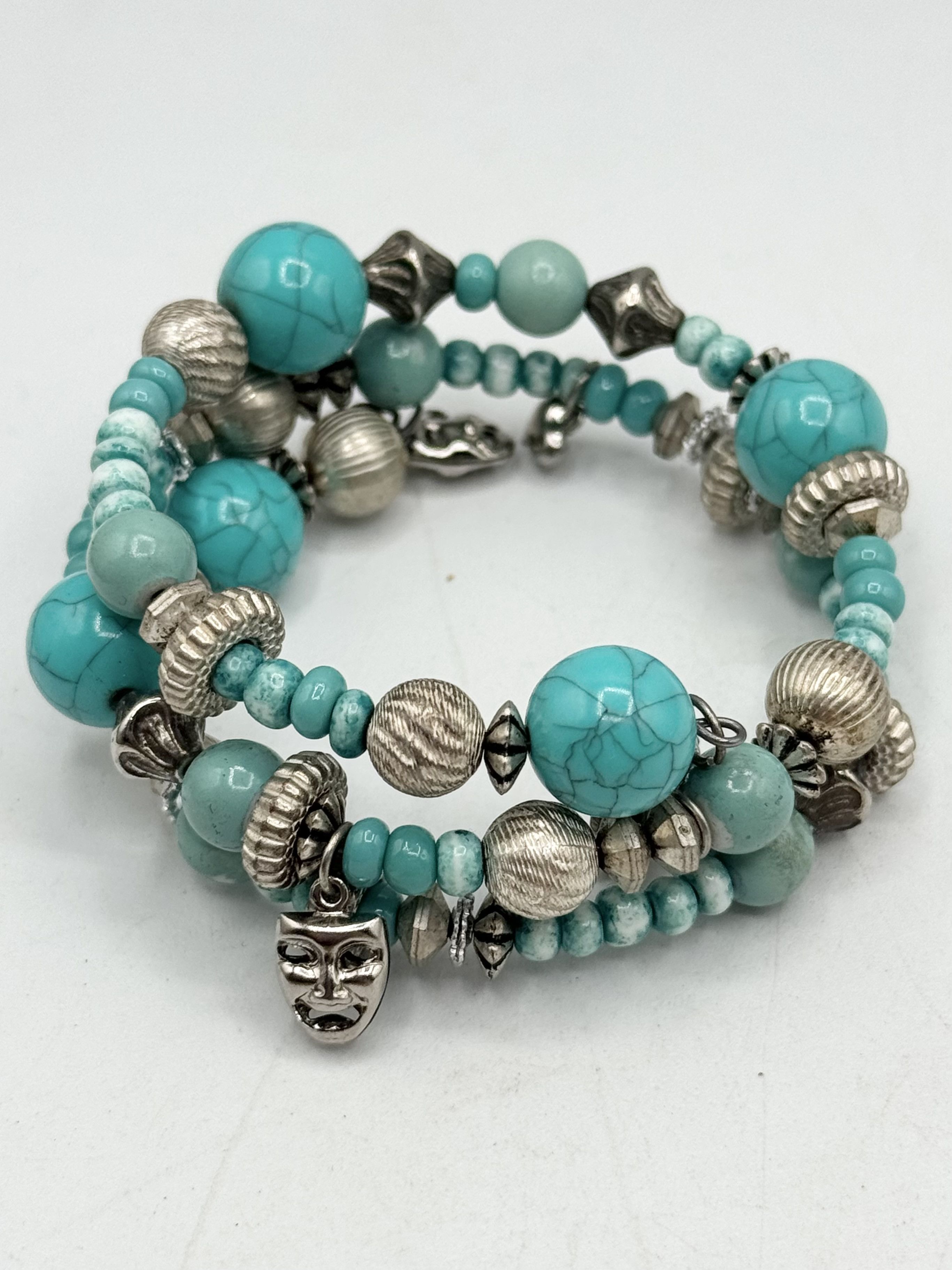 Other Vintage blue beaded charm wrap bracelet Size ONE SIZE - 1 Thumbnail