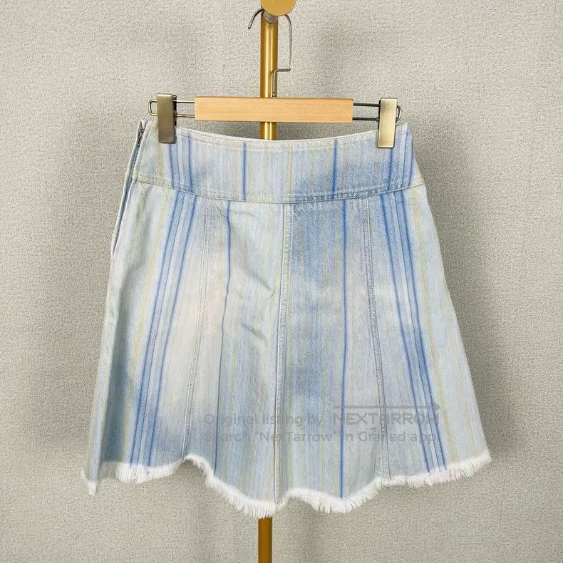 Chanel Chanel Showy denim skirt Size 24" / US 00 / IT 34 - 2 Thumbnail