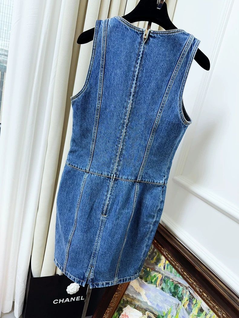 Chanel Chanel 22k jewel buckle blue denim sleeveless dress Size XXS / US 00 / IT 34 - 2 Thumbnail