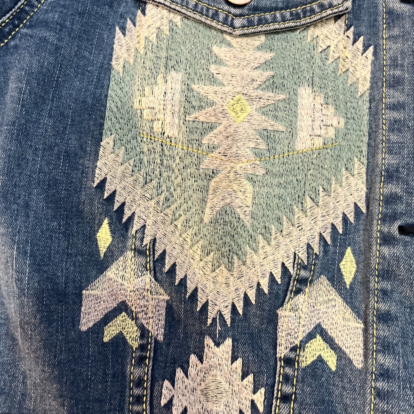 Vintage VINTAGE LuLaRoe Jaxon Aztec Denim Jacket M Women's Jacket Short Blue Aztec Bohemian Southwestern Festival EUC Size M / US 6-8 / IT 42-44 - 2 Thumbnail