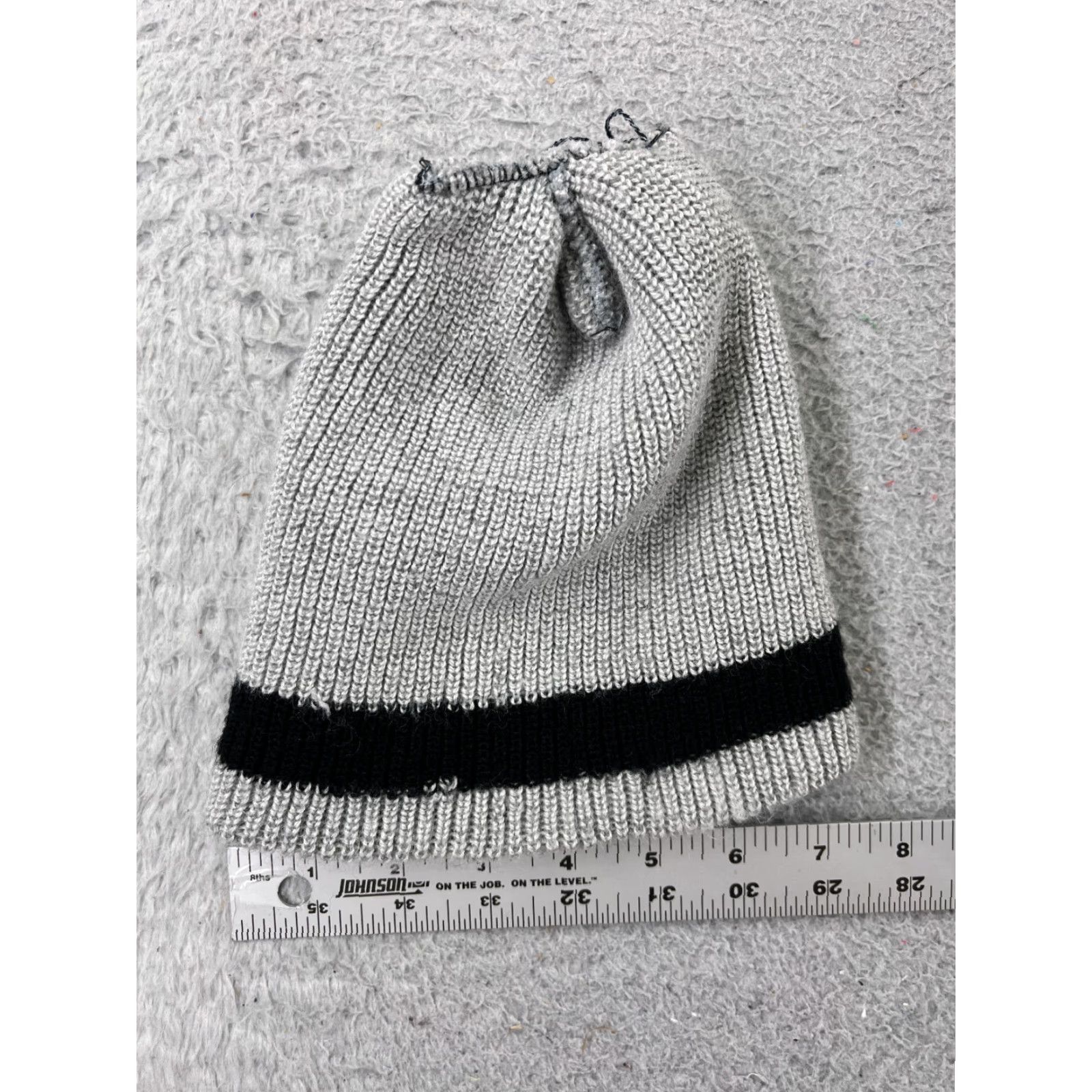 Vintage Beanie Toque Hat Adult One Size Gray Black Knit Acrylic Skate Winter Ski Outdoors Size ONE SIZE - 5 Thumbnail
