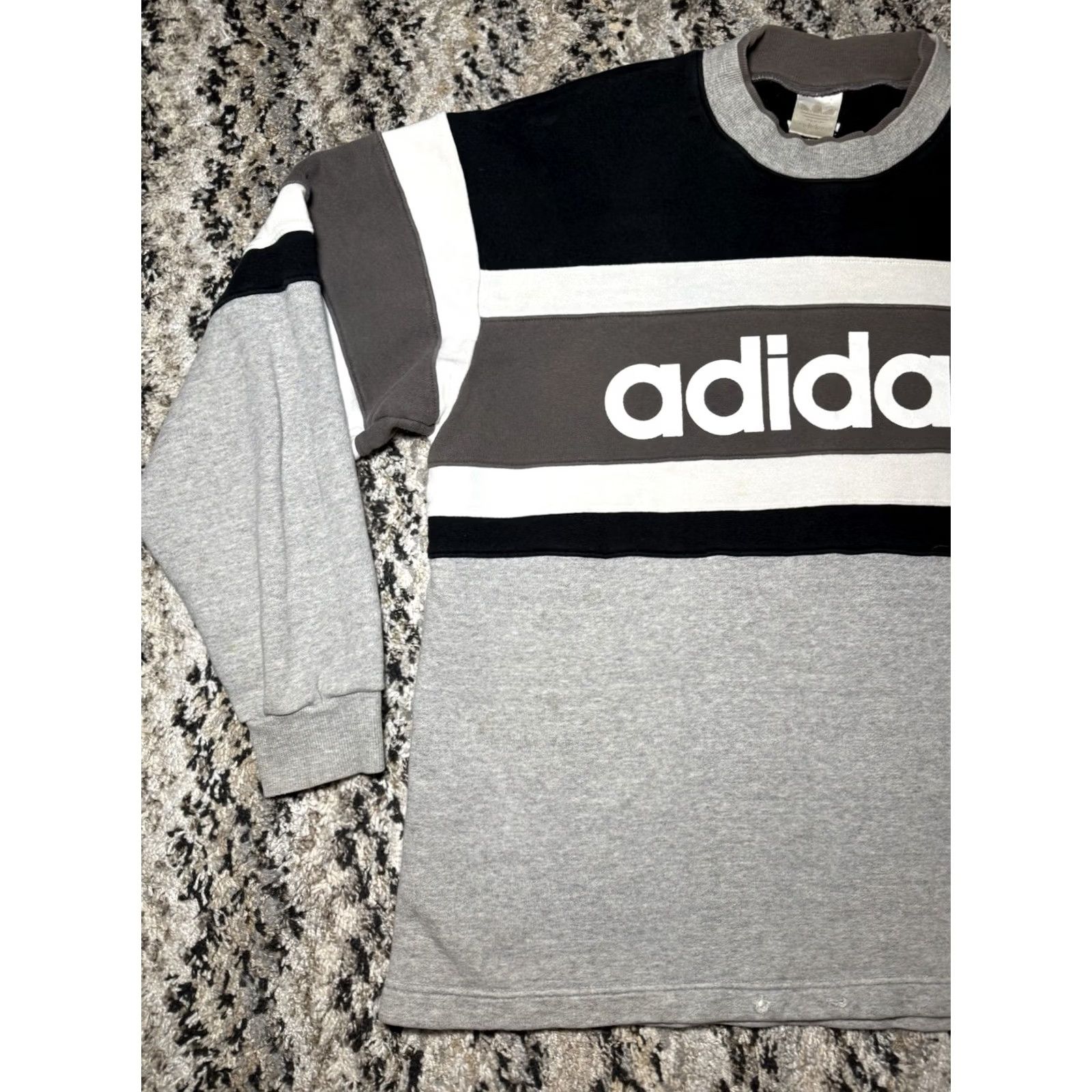 Adidas VINTAGE Adidas Trefoil Sweatshirt Colourblock Men’s XL Black Grey Pullover Size US XL / EU 56 / 4 - 3 Thumbnail