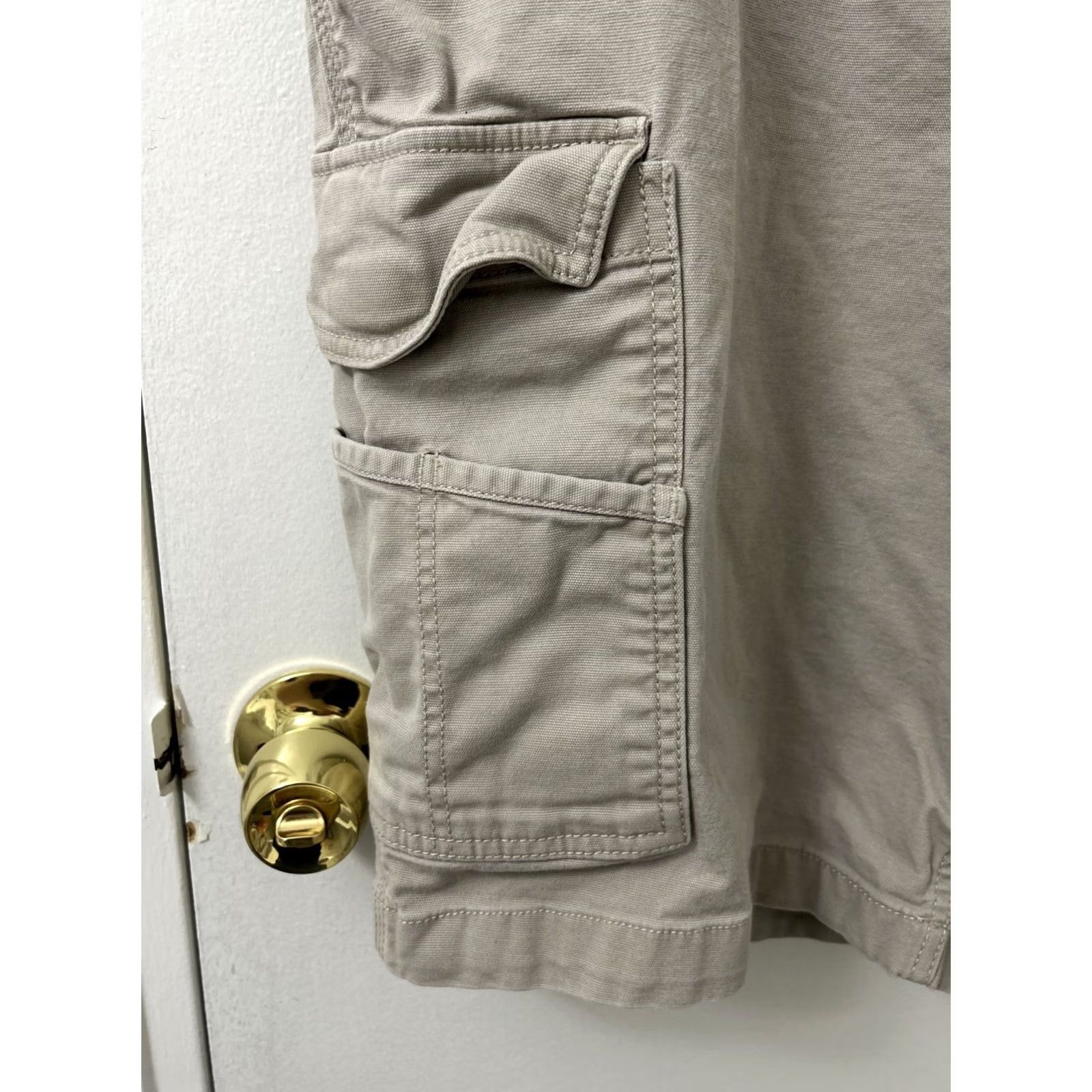 Carhartt VINTAGE Carhartt Cargo Shorts Mens 44 Beige Relaxed Fit 11” Canvas Cotton Blend Pocket Logo Belt Loops Casual Workwear Mens Size US 44 / EU 60 - 4 Thumbnail