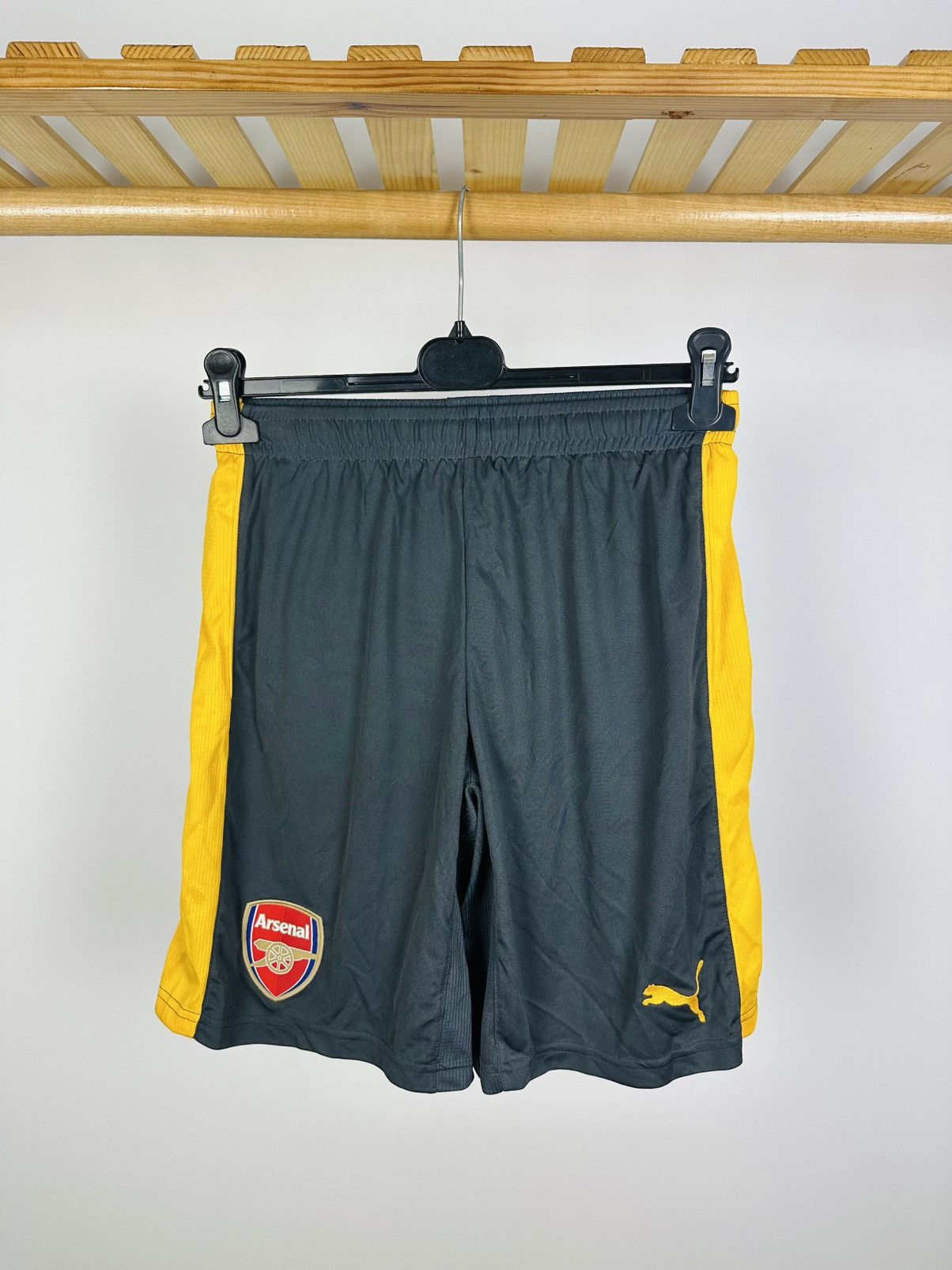Puma PUMA FC ARSENAL LONDON 2016/17 SHORTS FOOTBALL SOCCER SIZE S Size US 30 / EU 46 - 1 Thumbnail