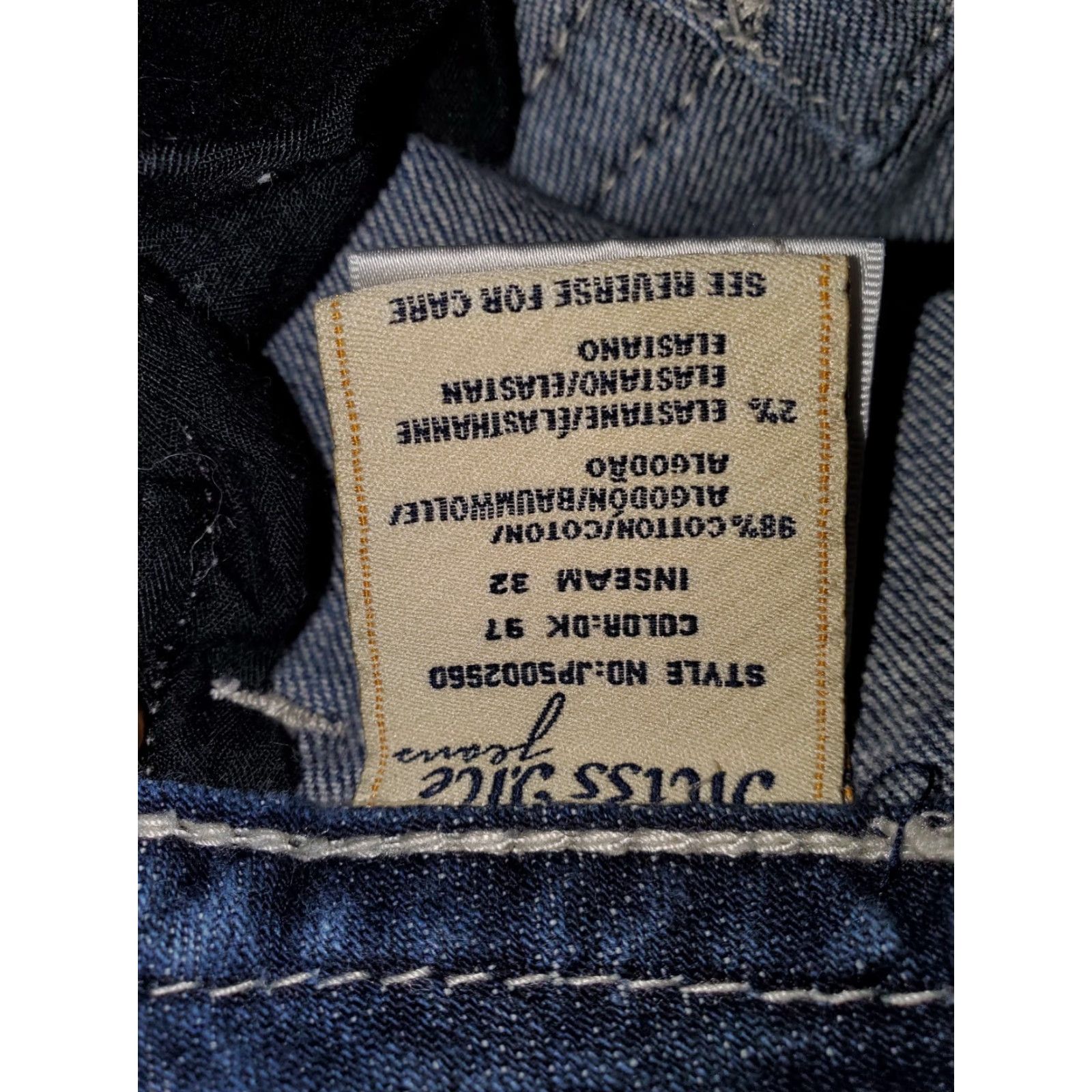 Miss Me Miss Me-Classic Medium Wash Denim Bling Jeans Size 27 Standard Skinny 32" Inseam Womens Midi? Size 27" / US 4 / IT 40 - 4 Thumbnail