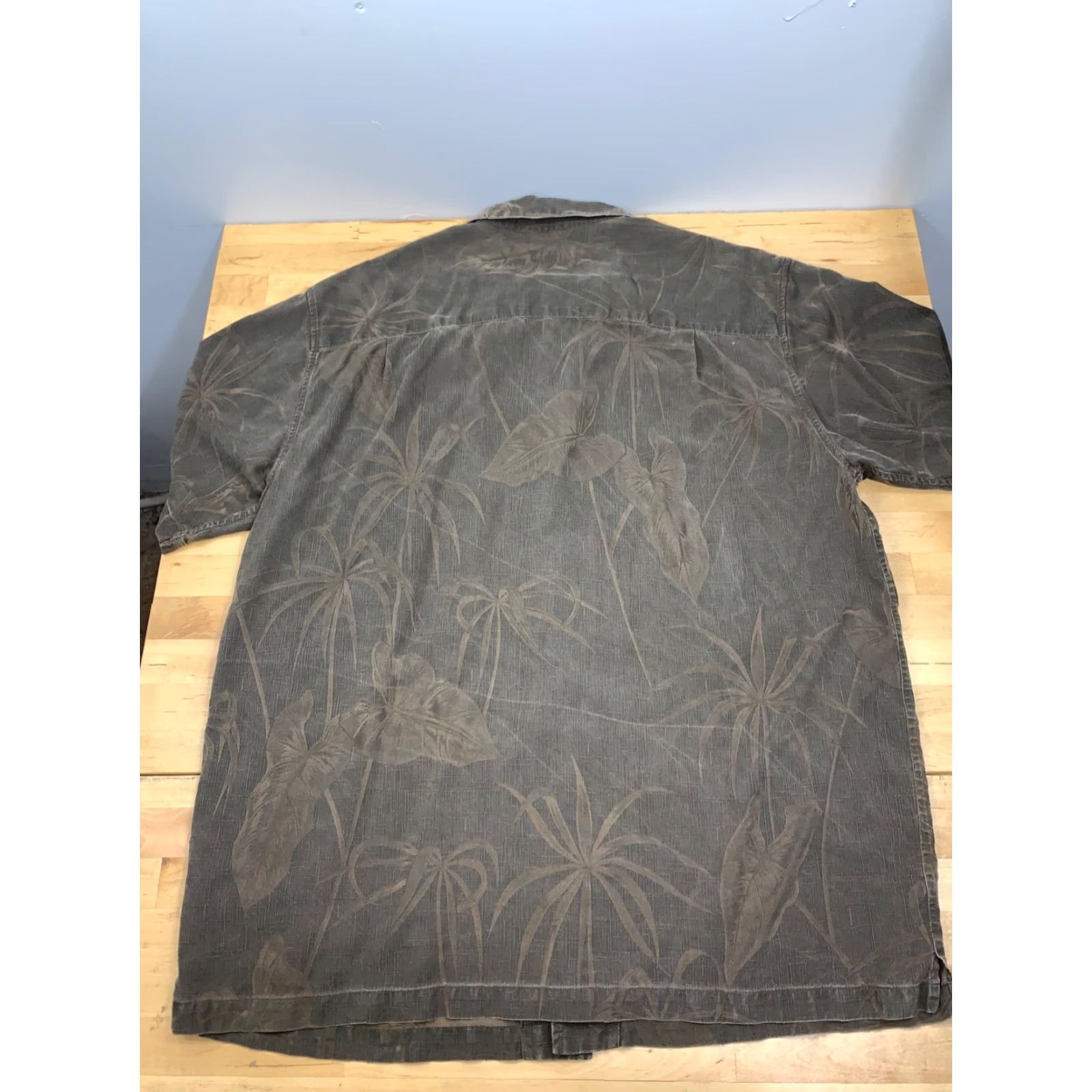 Gloverall Quicksilver Edition Hawaiian Shirt Quiksilver Edition Men's XXL Brown Short Sleeve Button-Up Floral Print Aloha, Hawaiian Comfort Fit Pocket N/A Size US XXL / EU 58 / 5 - 2 Thumbnail