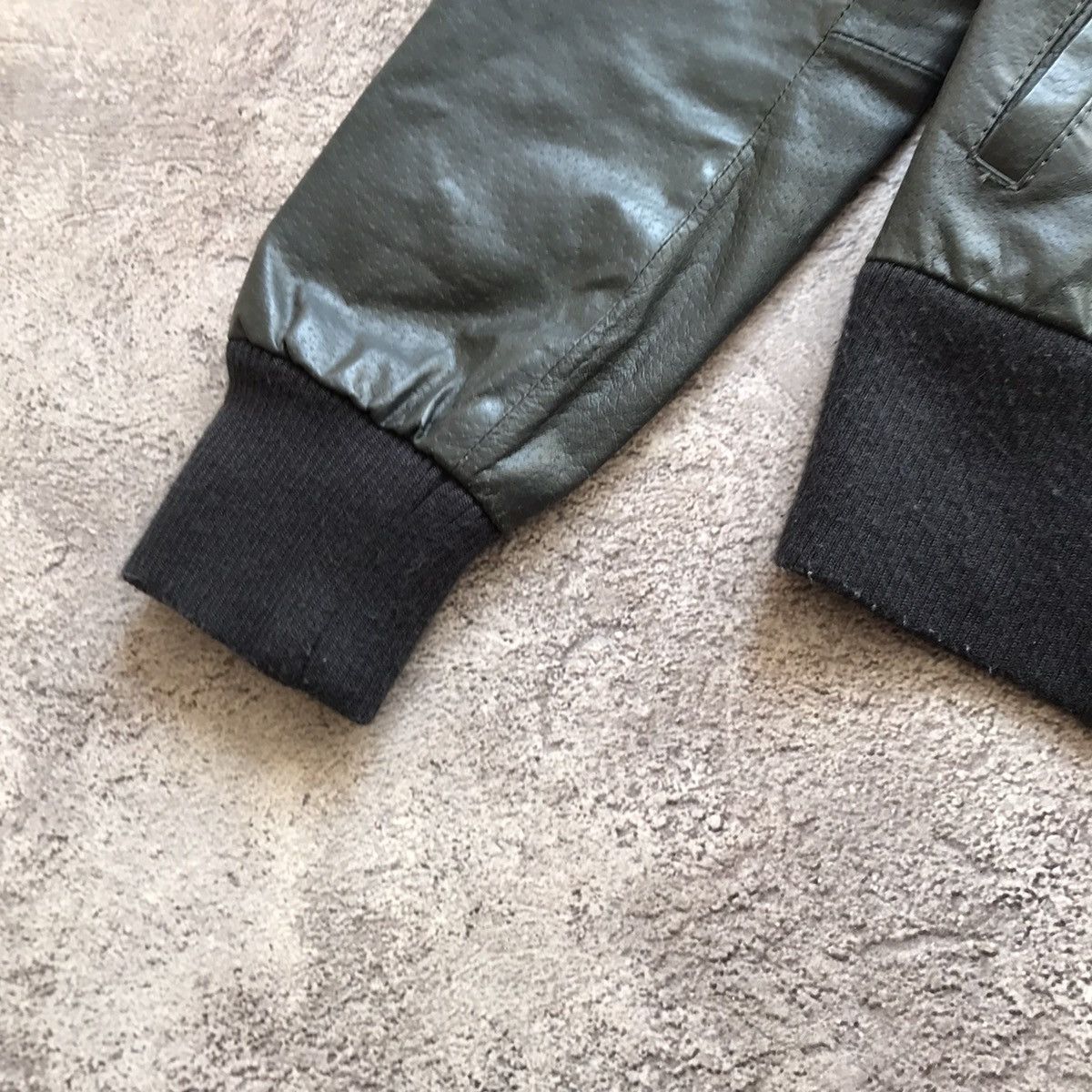Vintage Vintage 90s Faded Leather Bomber Jacket Streetwear Slim L Size L / US 10 / IT 46 - 4 Thumbnail