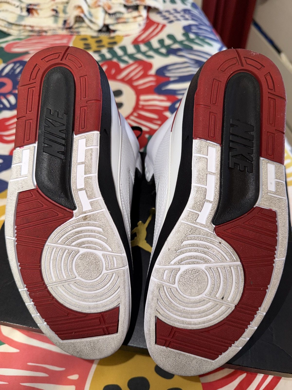 Jordan Brand Air Jordan 2 Retro ‘Chicago’ Size US 7 / EU 40 - 5 Thumbnail