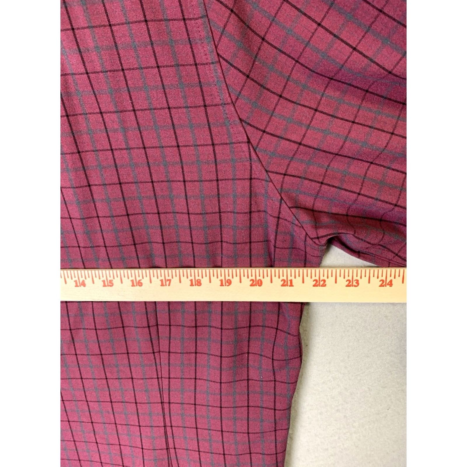 Mizzen+Main Mizzen + Main Shirt Men’s Medium Maroon Plaid City Flannel Classic Button-Up Long Sleeve Size US M / EU 48-50 / 2 - 5 Thumbnail